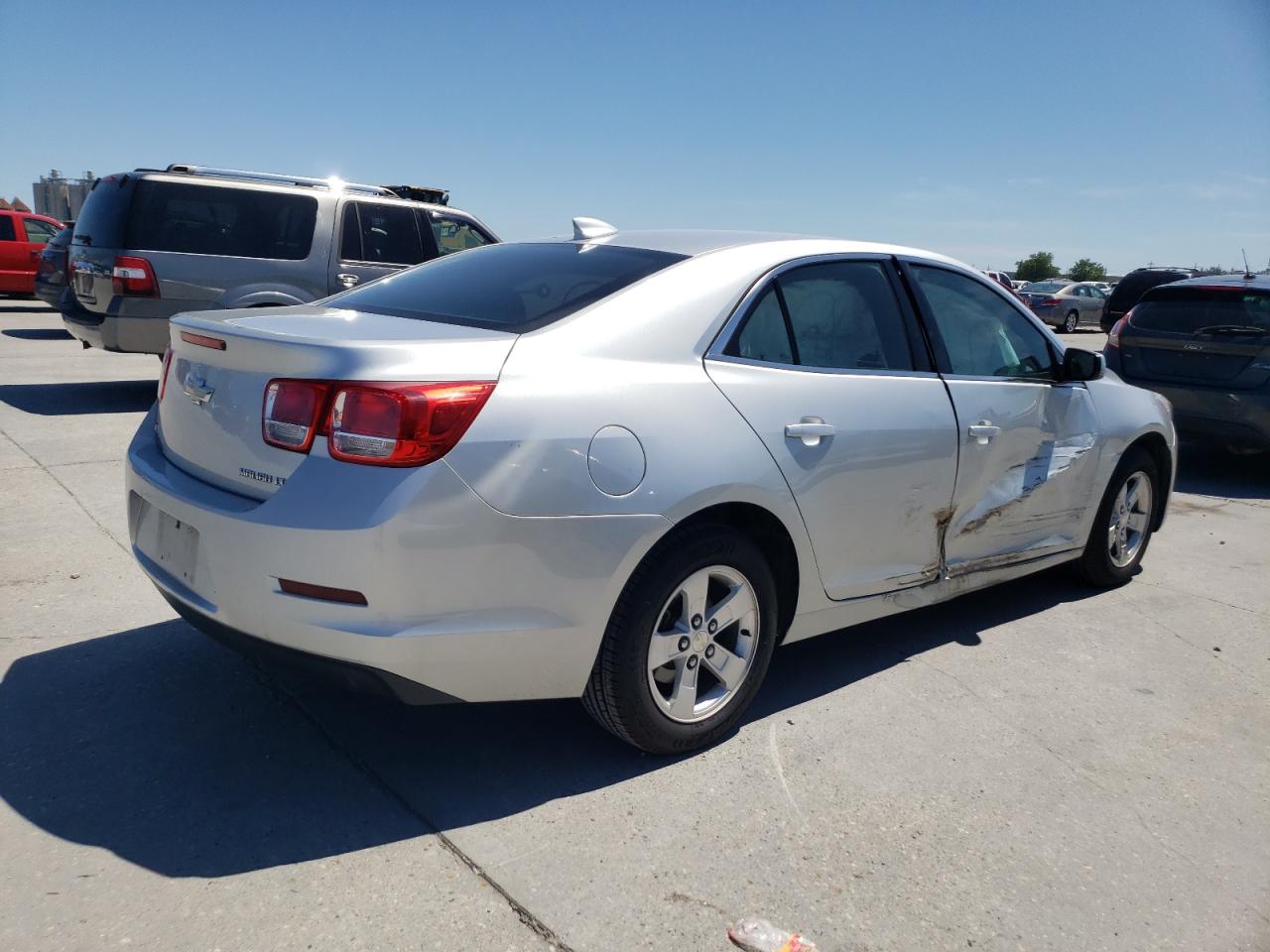 Photo 2 VIN: 1G11C5SA1GF155980 - CHEVROLET MALIBU 