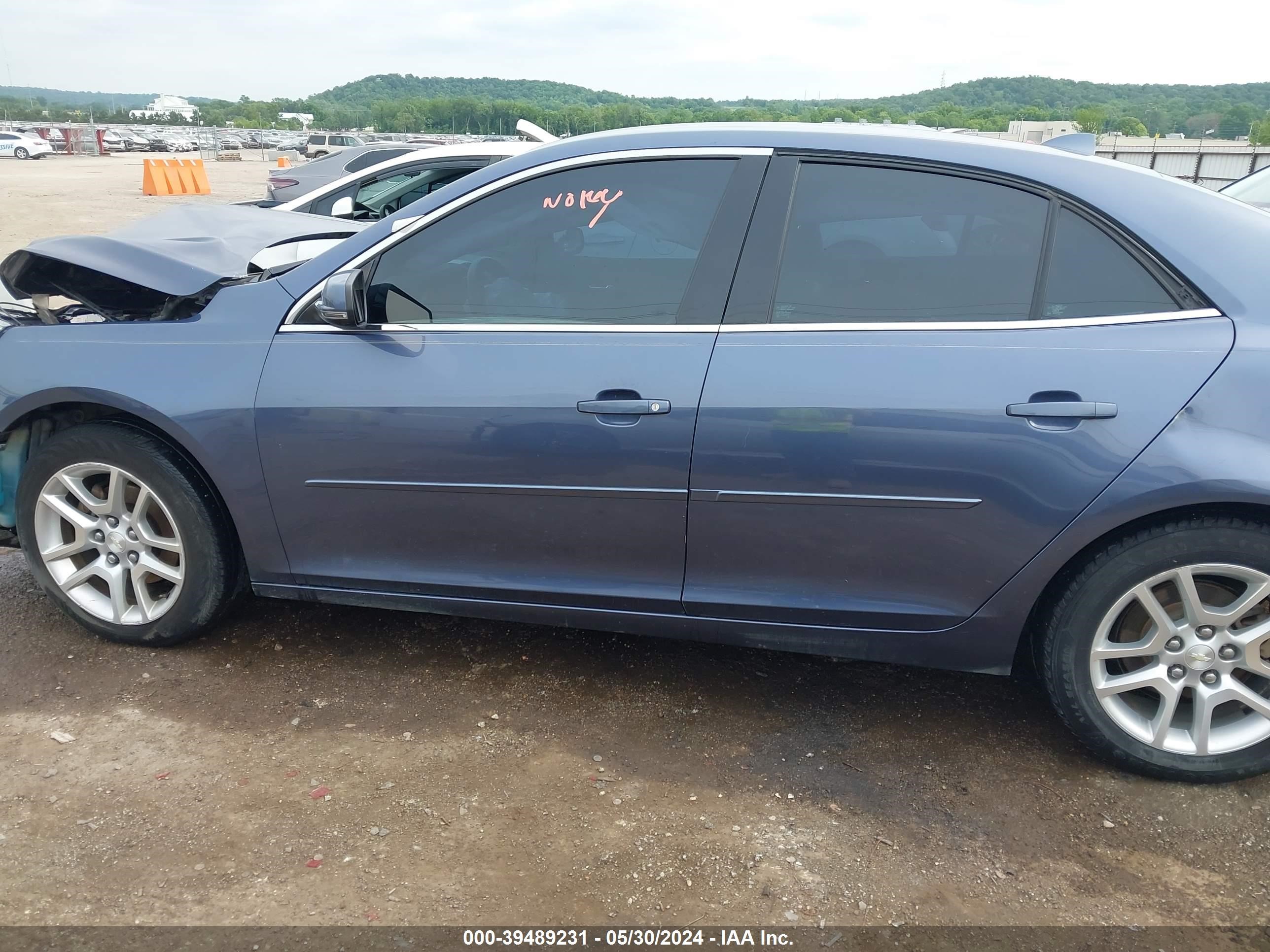 Photo 12 VIN: 1G11C5SA2DF347808 - CHEVROLET MALIBU 