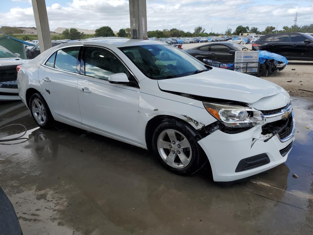 Photo 3 VIN: 1G11C5SA2GF138413 - CHEVROLET MALIBU 