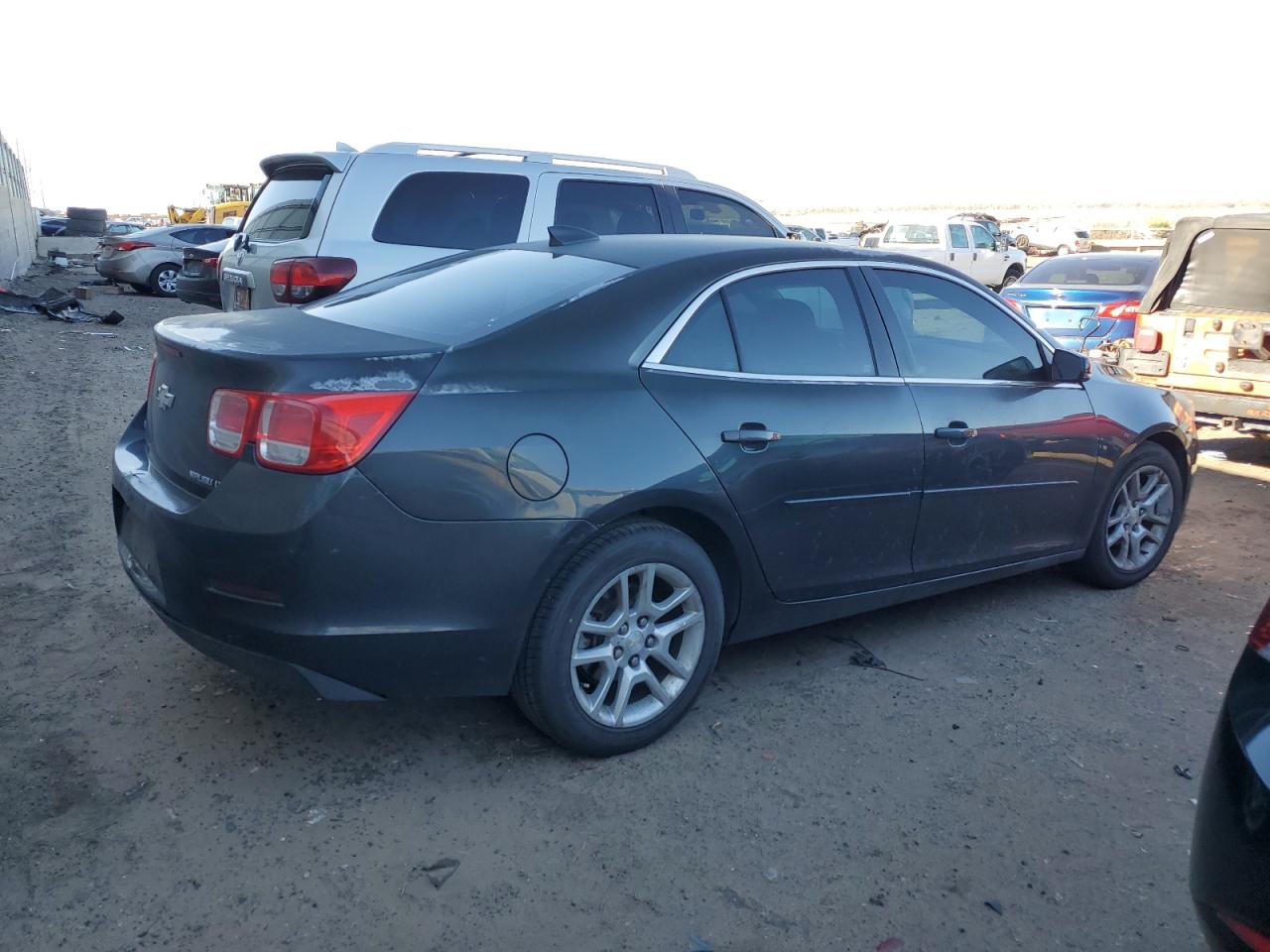 Photo 2 VIN: 1G11C5SA2GU103883 - CHEVROLET MALIBU 