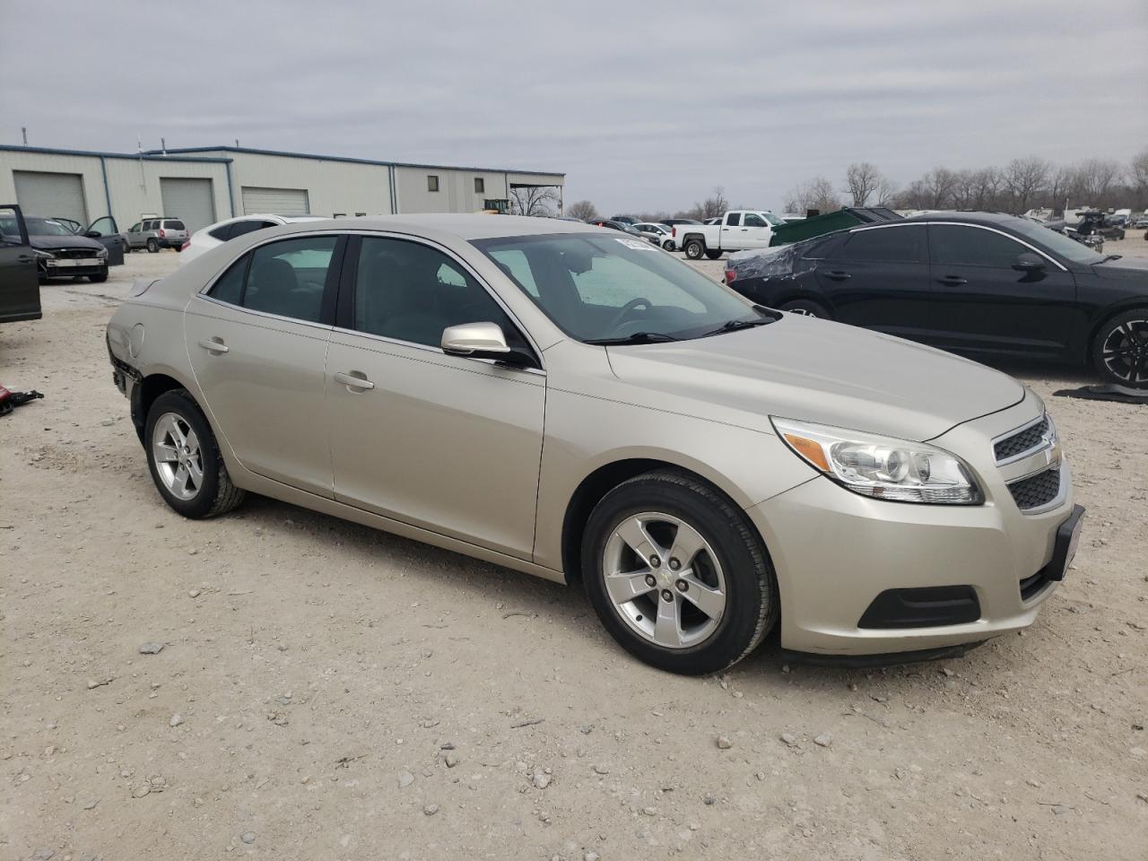 Photo 3 VIN: 1G11C5SA3DF151795 - CHEVROLET MALIBU 