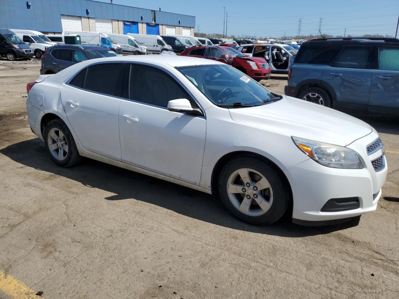 Photo 3 VIN: 1G11C5SA3DF277364 - CHEVROLET MALIBU 