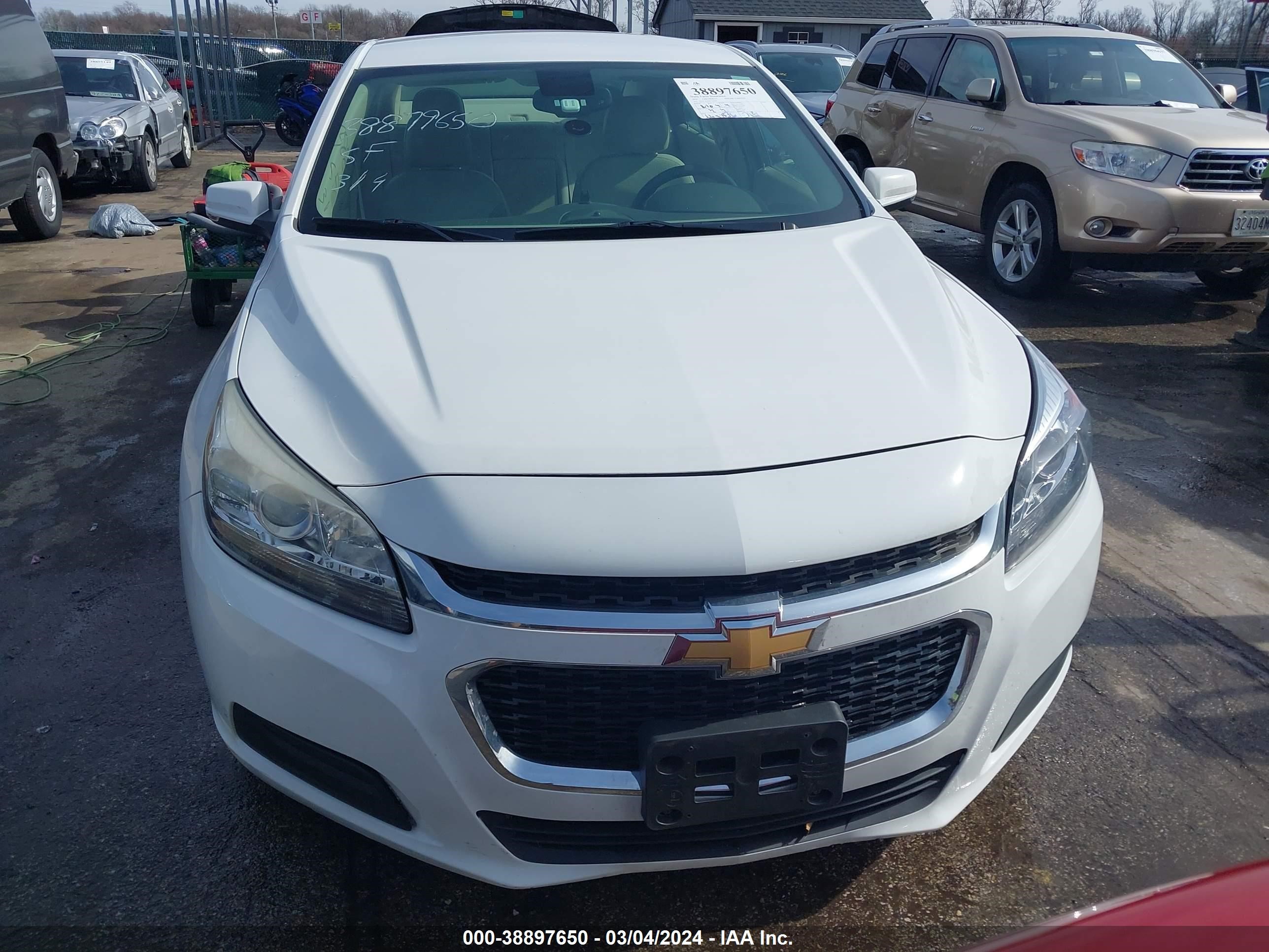 Photo 11 VIN: 1G11C5SA3GF117263 - CHEVROLET MALIBU 