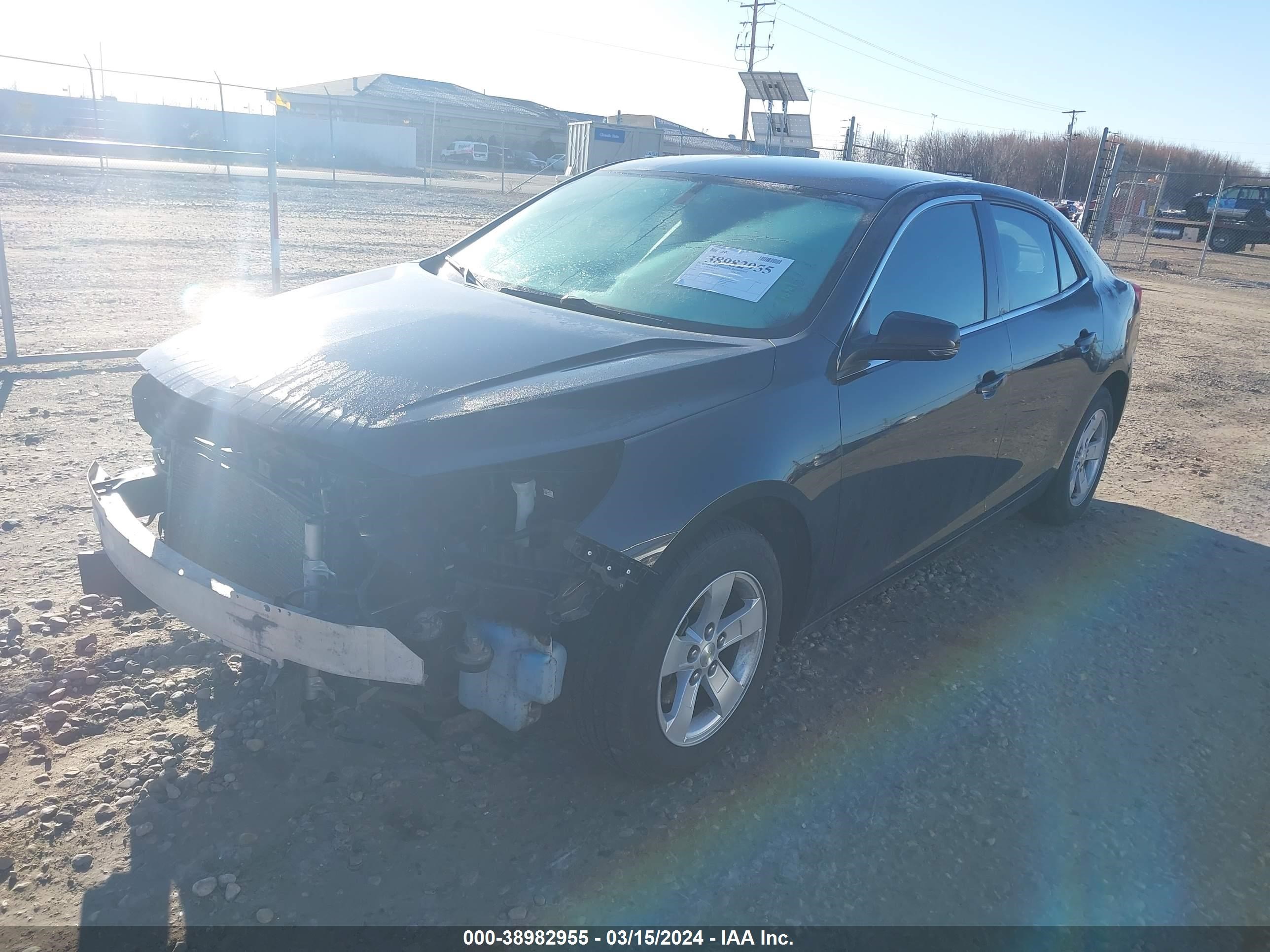 Photo 1 VIN: 1G11C5SA4DF158111 - CHEVROLET MALIBU 