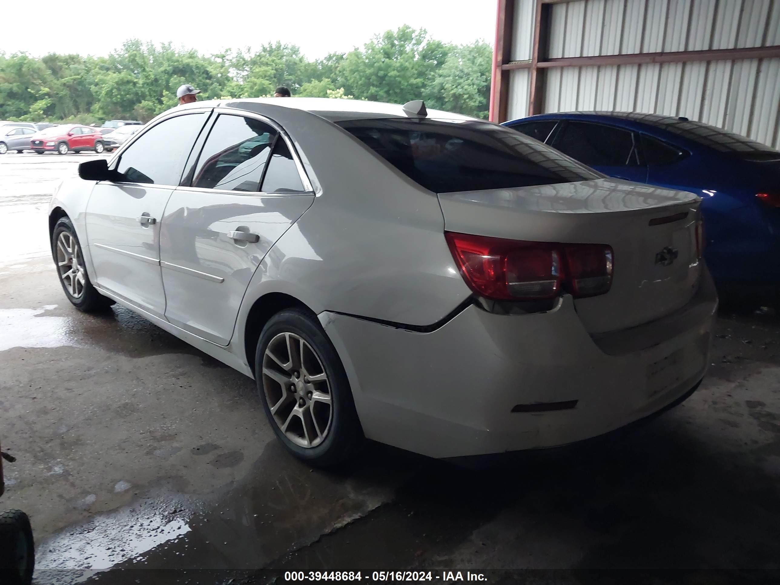 Photo 2 VIN: 1G11C5SA4DF164202 - CHEVROLET MALIBU 