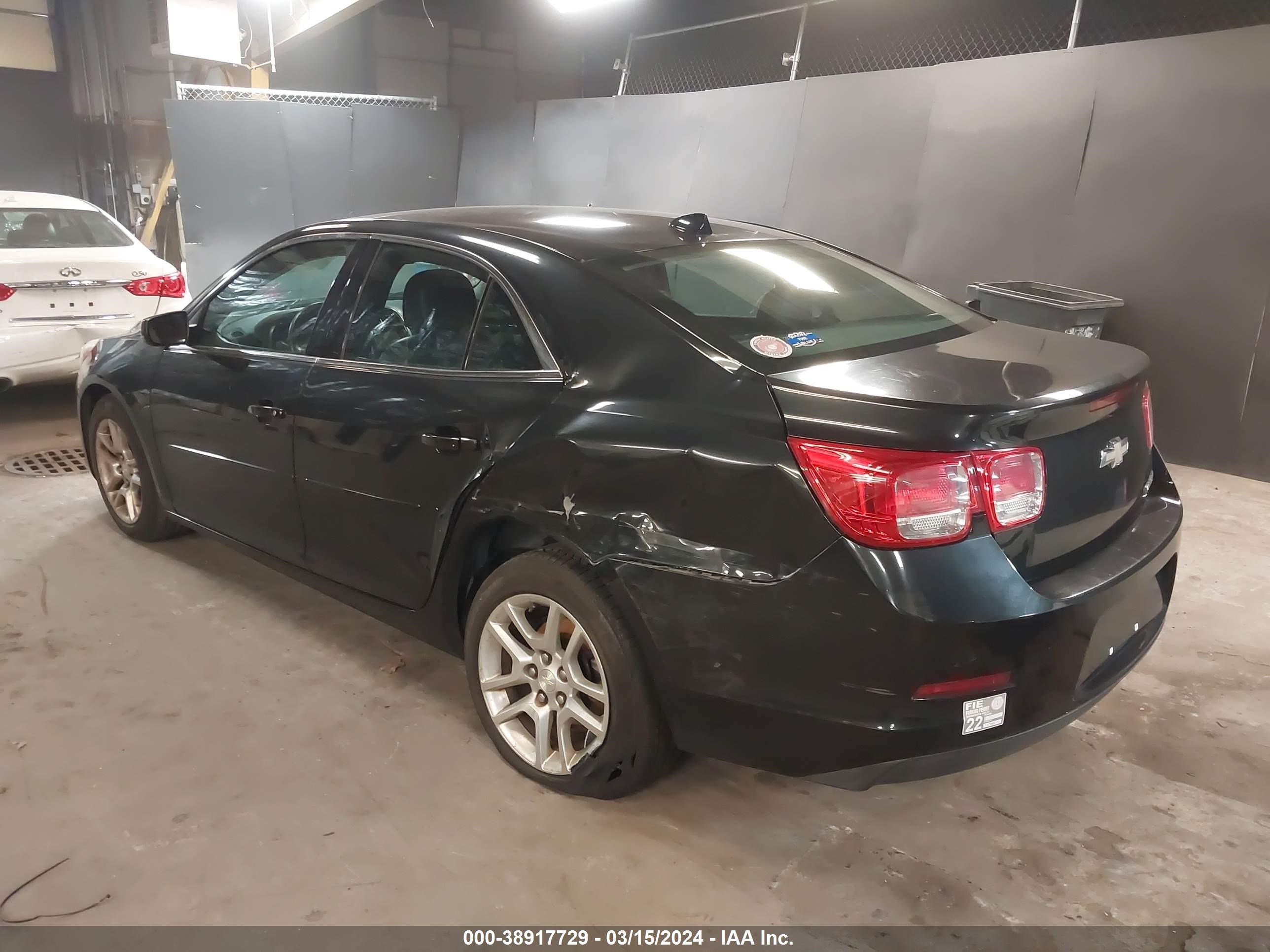 Photo 2 VIN: 1G11C5SA4DF177970 - CHEVROLET MALIBU 