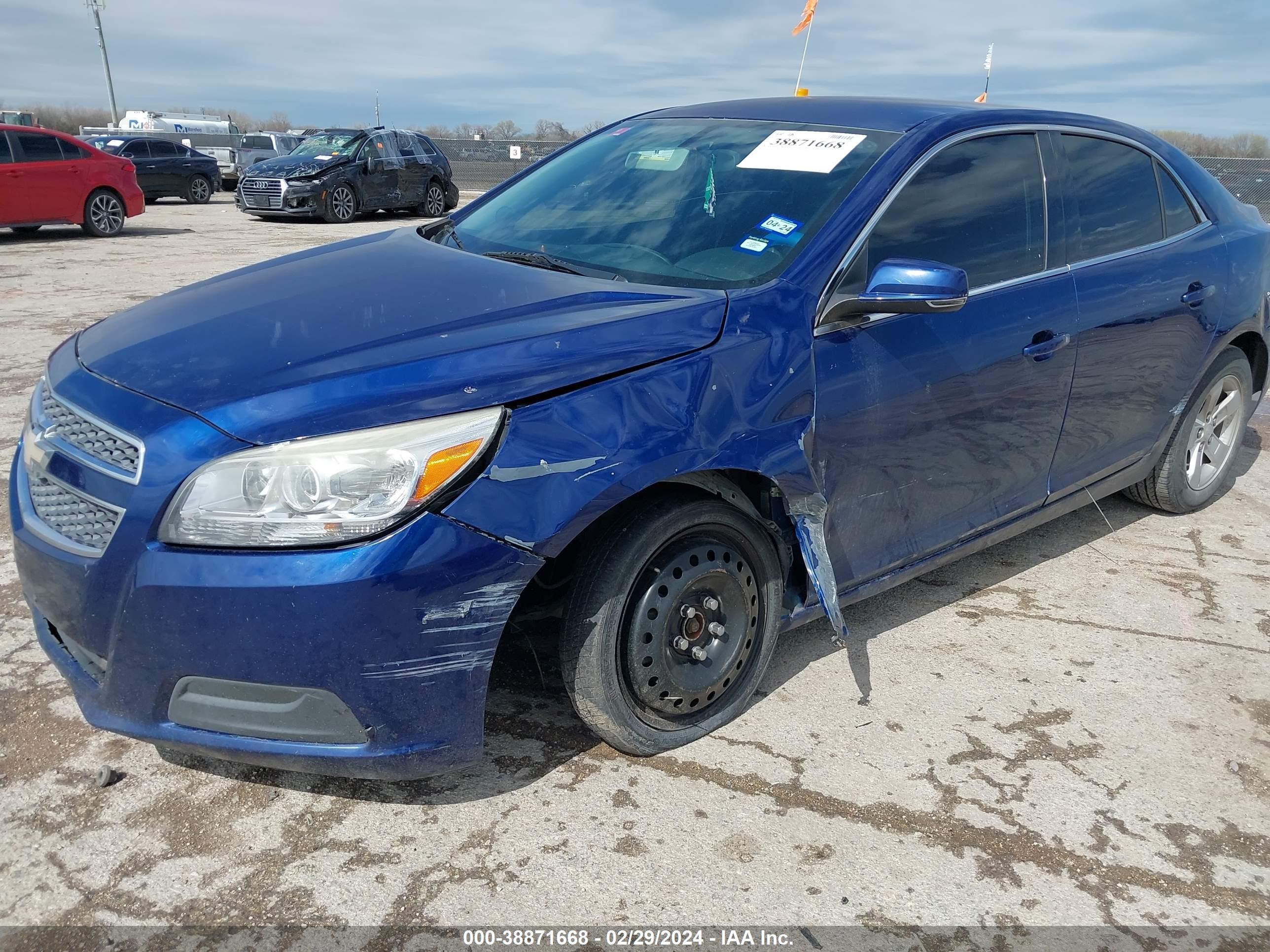 Photo 5 VIN: 1G11C5SA4DU130854 - CHEVROLET MALIBU 