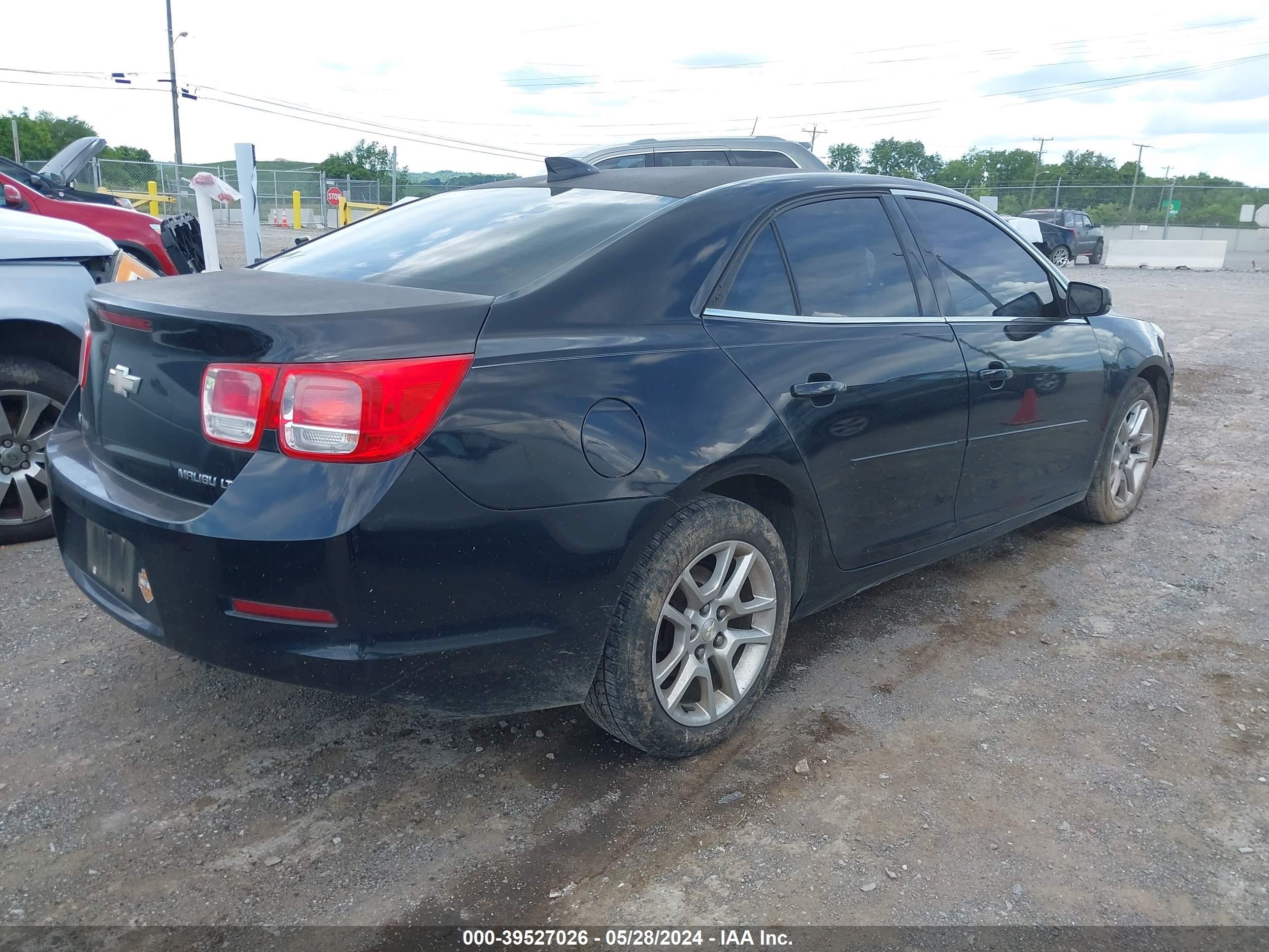 Photo 3 VIN: 1G11C5SA4GU104310 - CHEVROLET MALIBU 