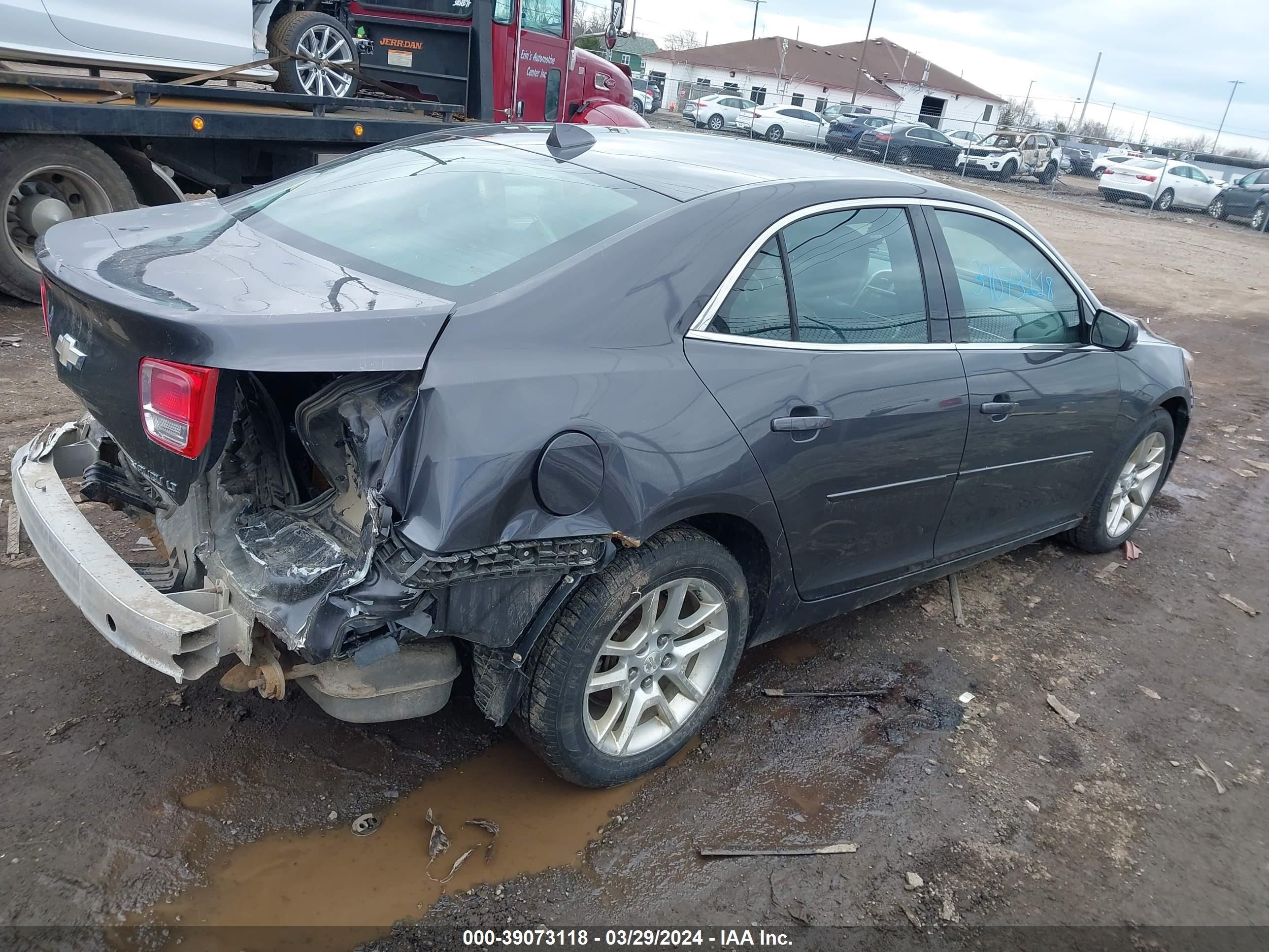 Photo 3 VIN: 1G11C5SA5DF136215 - CHEVROLET MALIBU 