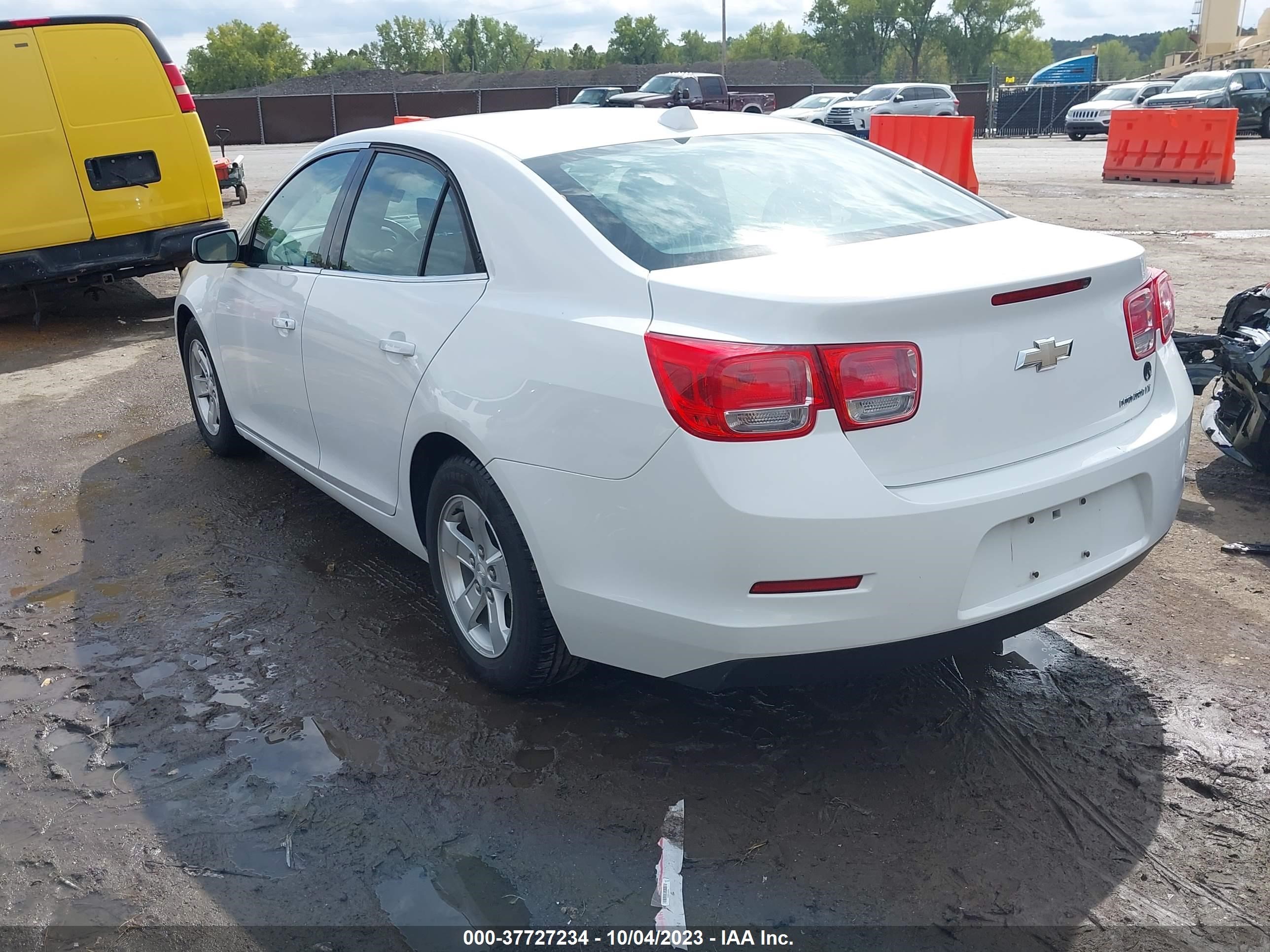 Photo 2 VIN: 1G11C5SA5DF246925 - CHEVROLET MALIBU 