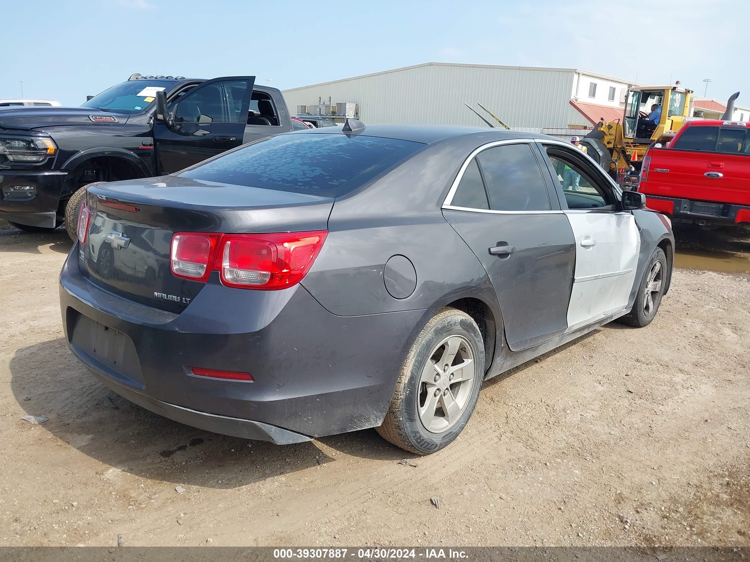 Photo 3 VIN: 1G11C5SA6DF248487 - CHEVROLET MALIBU 