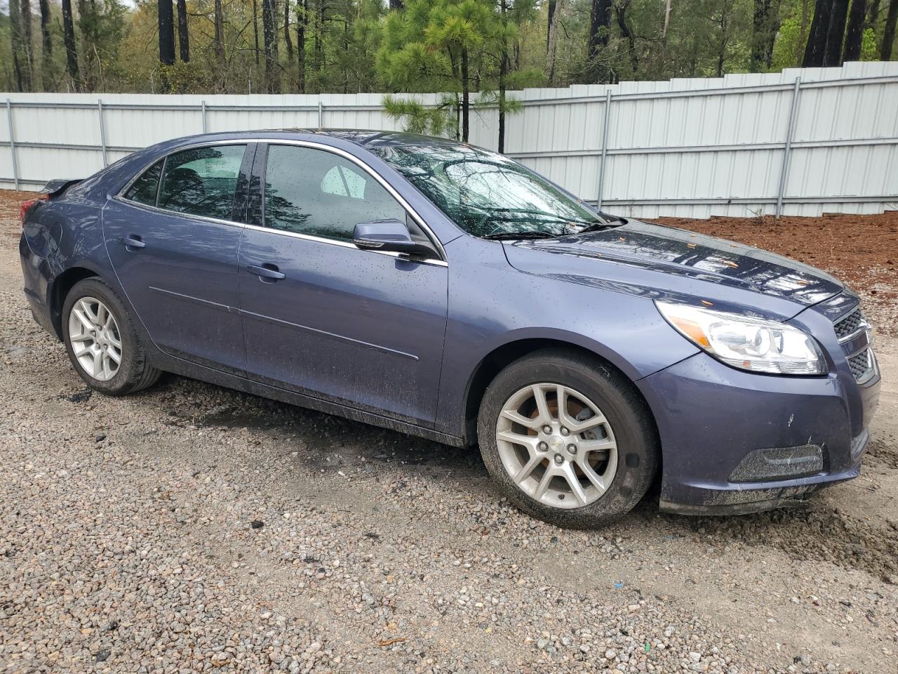 Photo 3 VIN: 1G11C5SA6DF305657 - CHEVROLET MALIBU 