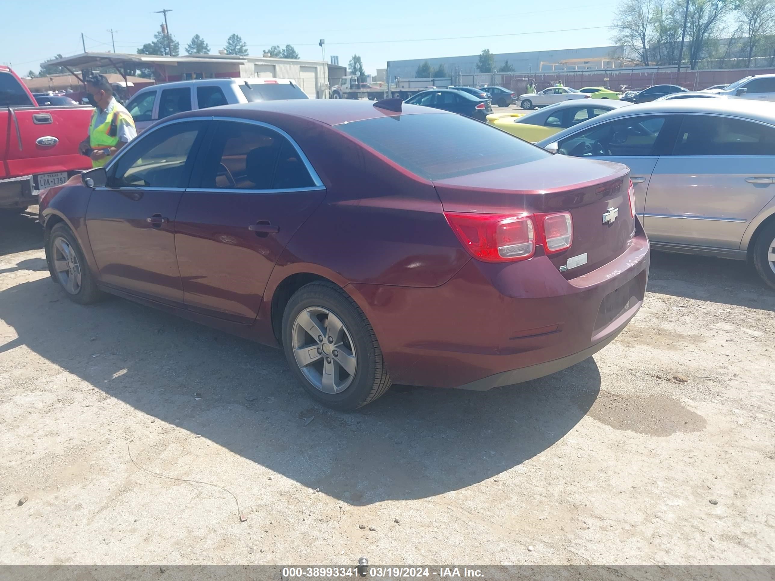 Photo 2 VIN: 1G11C5SA6GF141847 - CHEVROLET MALIBU 