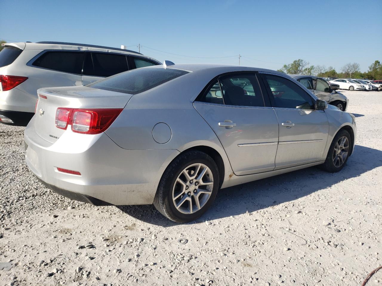 Photo 2 VIN: 1G11C5SA7DF147586 - CHEVROLET MALIBU 