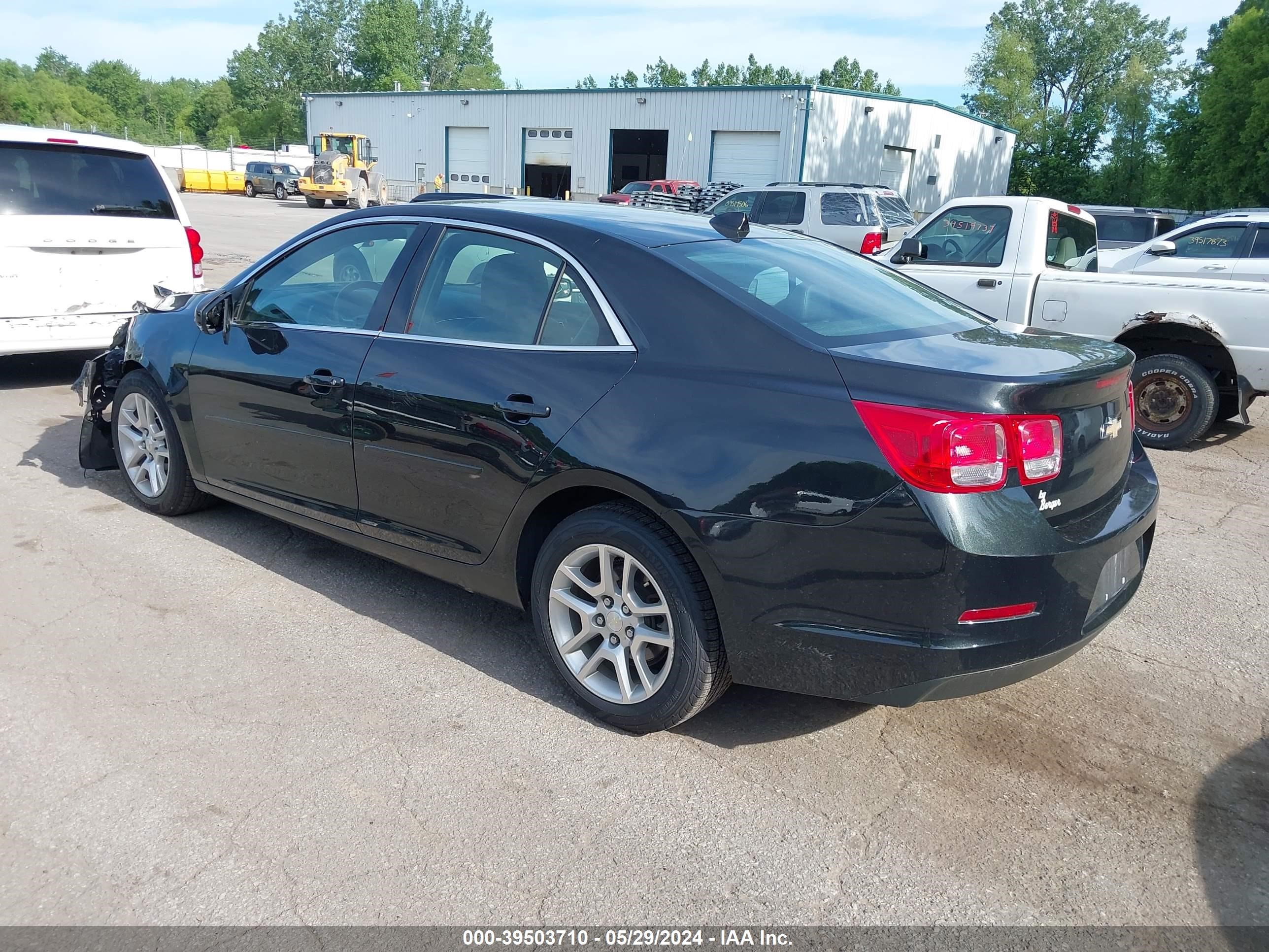 Photo 2 VIN: 1G11C5SA7DF152139 - CHEVROLET MALIBU 