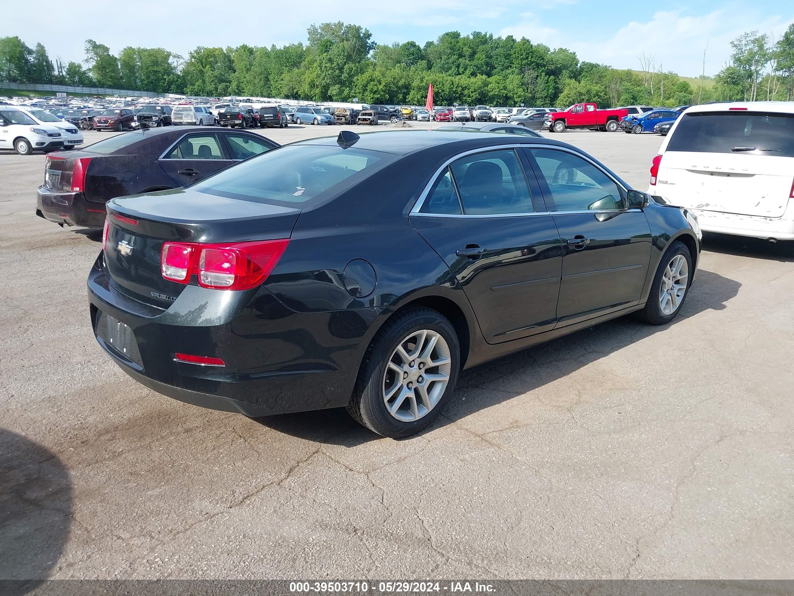 Photo 3 VIN: 1G11C5SA7DF152139 - CHEVROLET MALIBU 