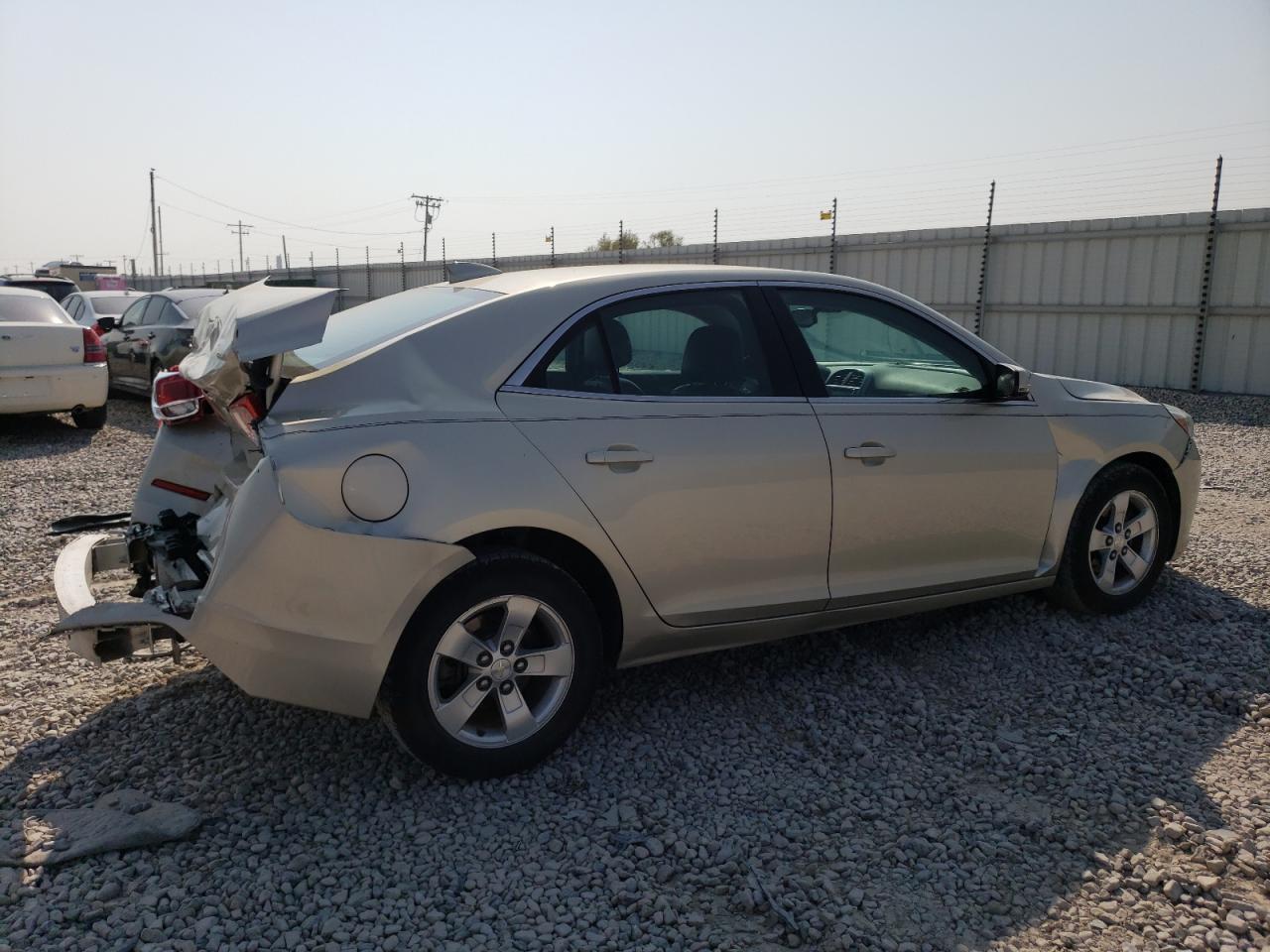 Photo 2 VIN: 1G11C5SA7GF142134 - CHEVROLET MALIBU 