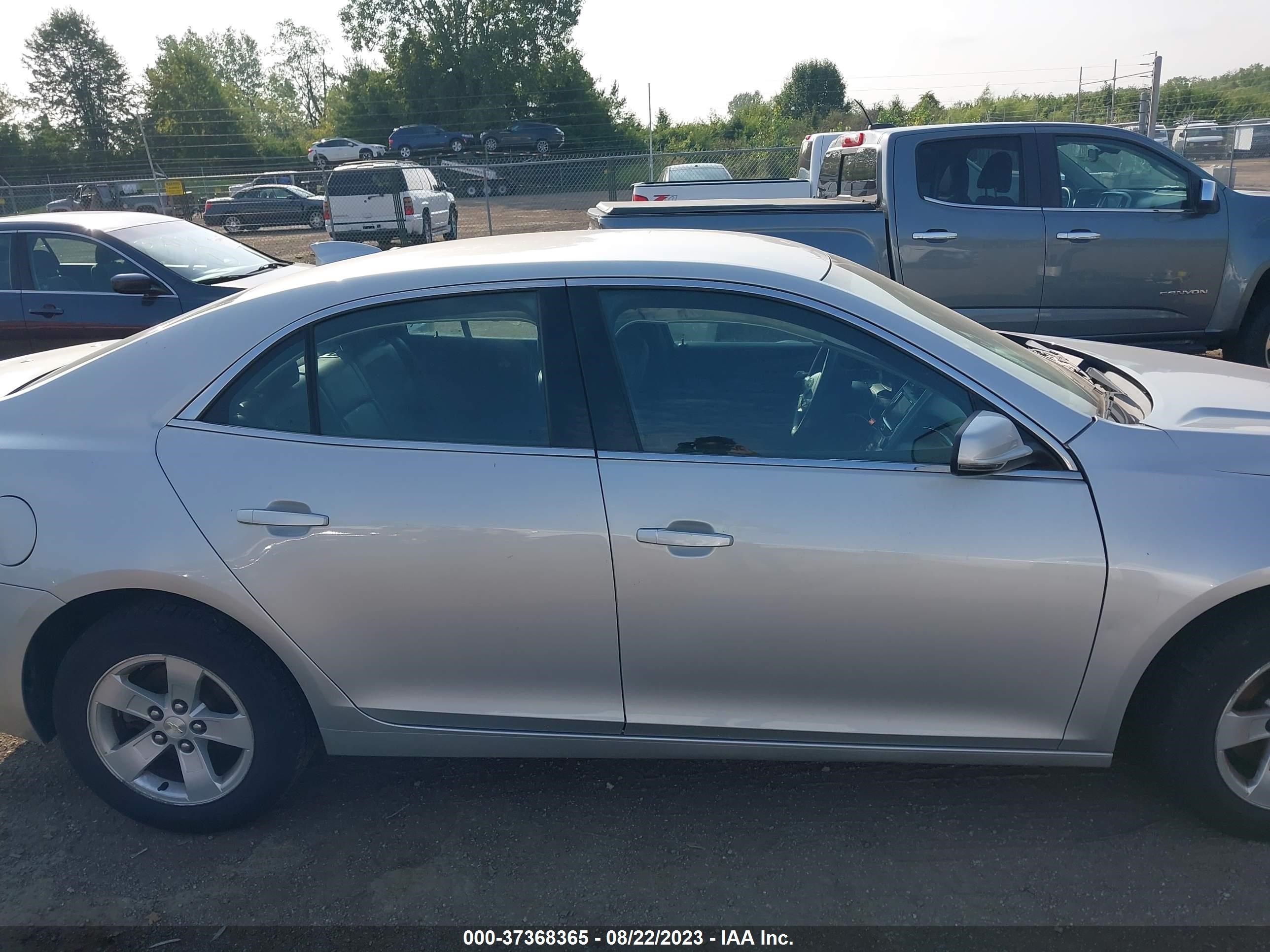 Photo 12 VIN: 1G11C5SA8GF142188 - CHEVROLET MALIBU 