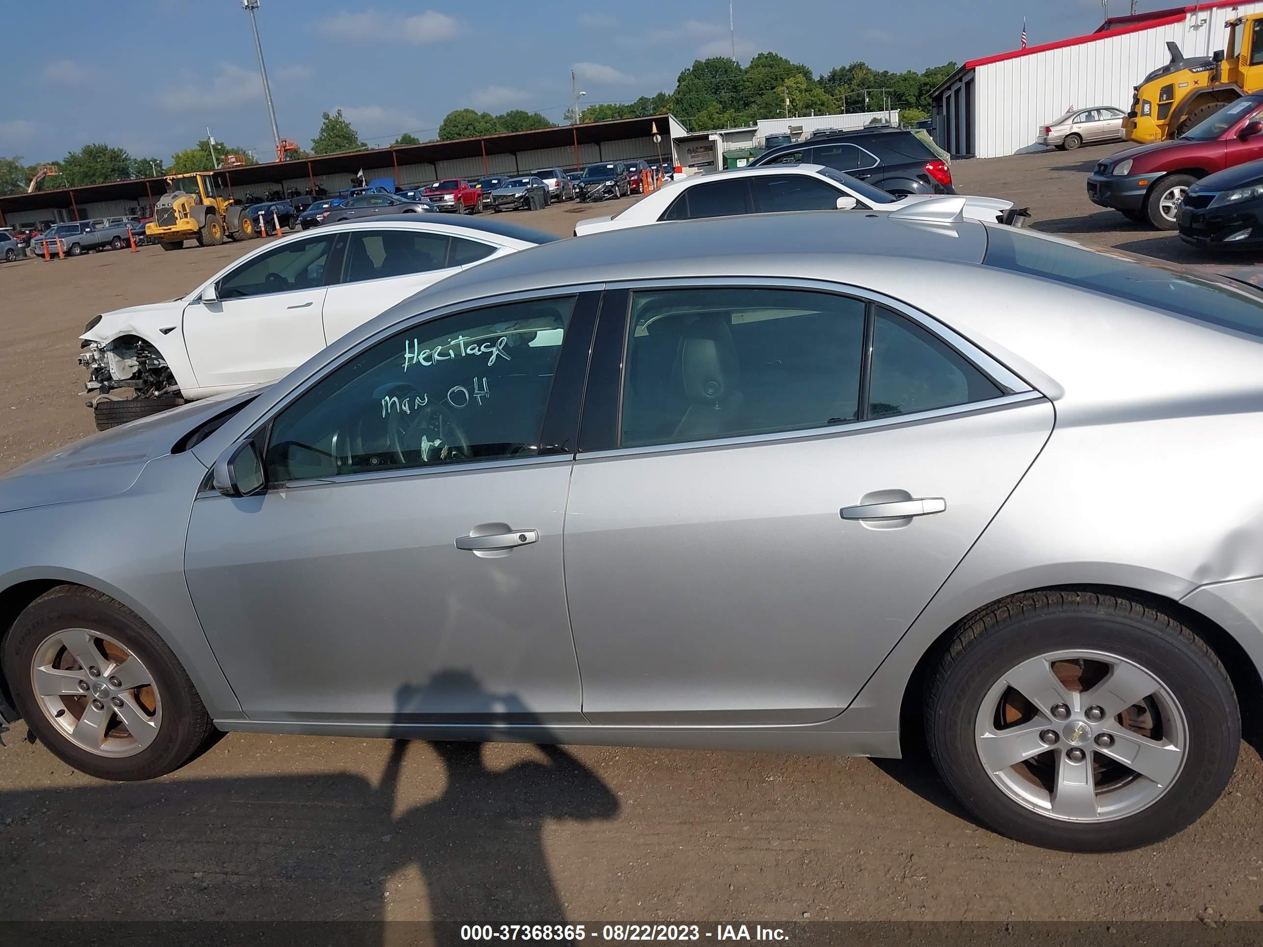 Photo 13 VIN: 1G11C5SA8GF142188 - CHEVROLET MALIBU 