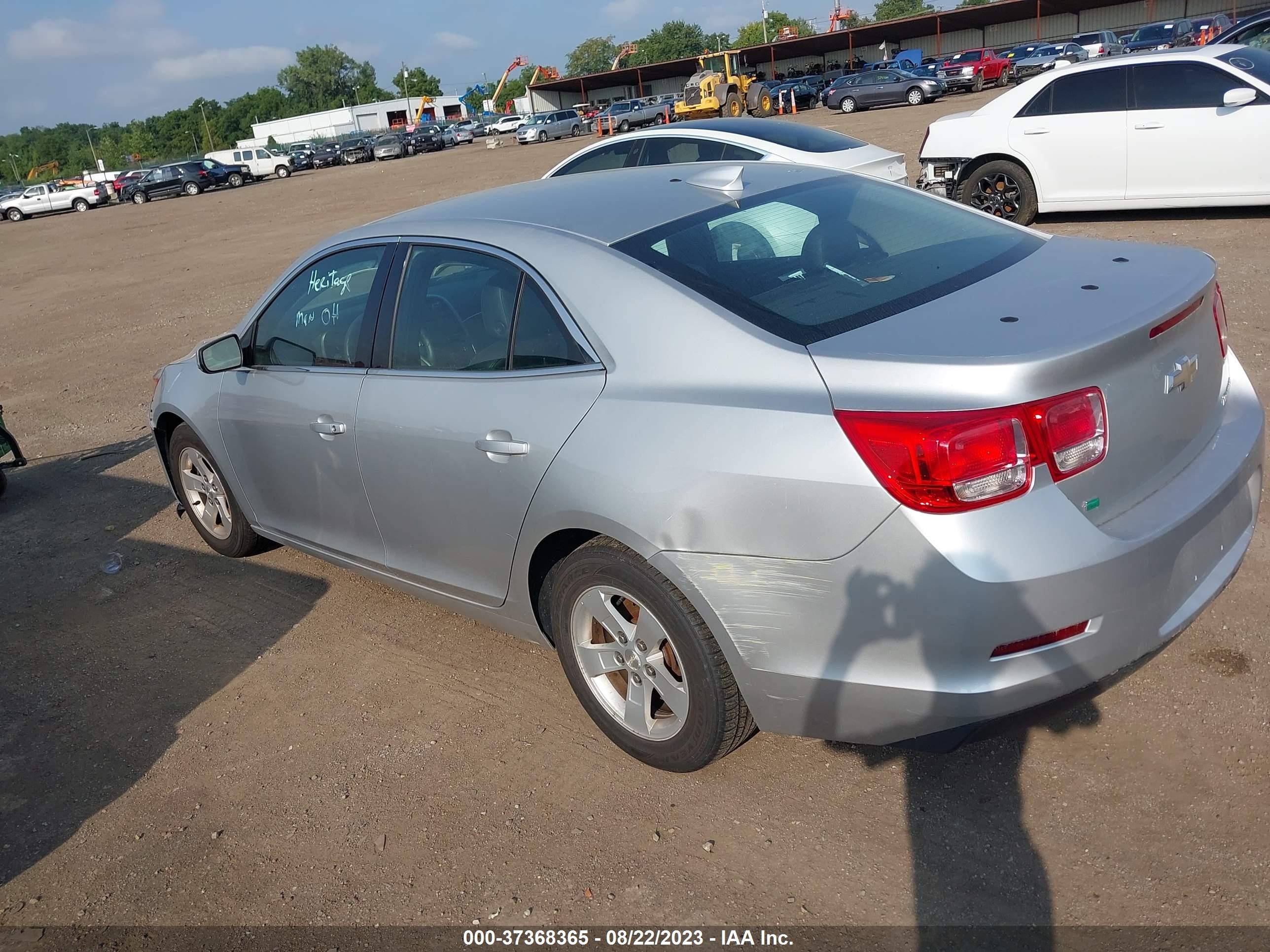 Photo 2 VIN: 1G11C5SA8GF142188 - CHEVROLET MALIBU 