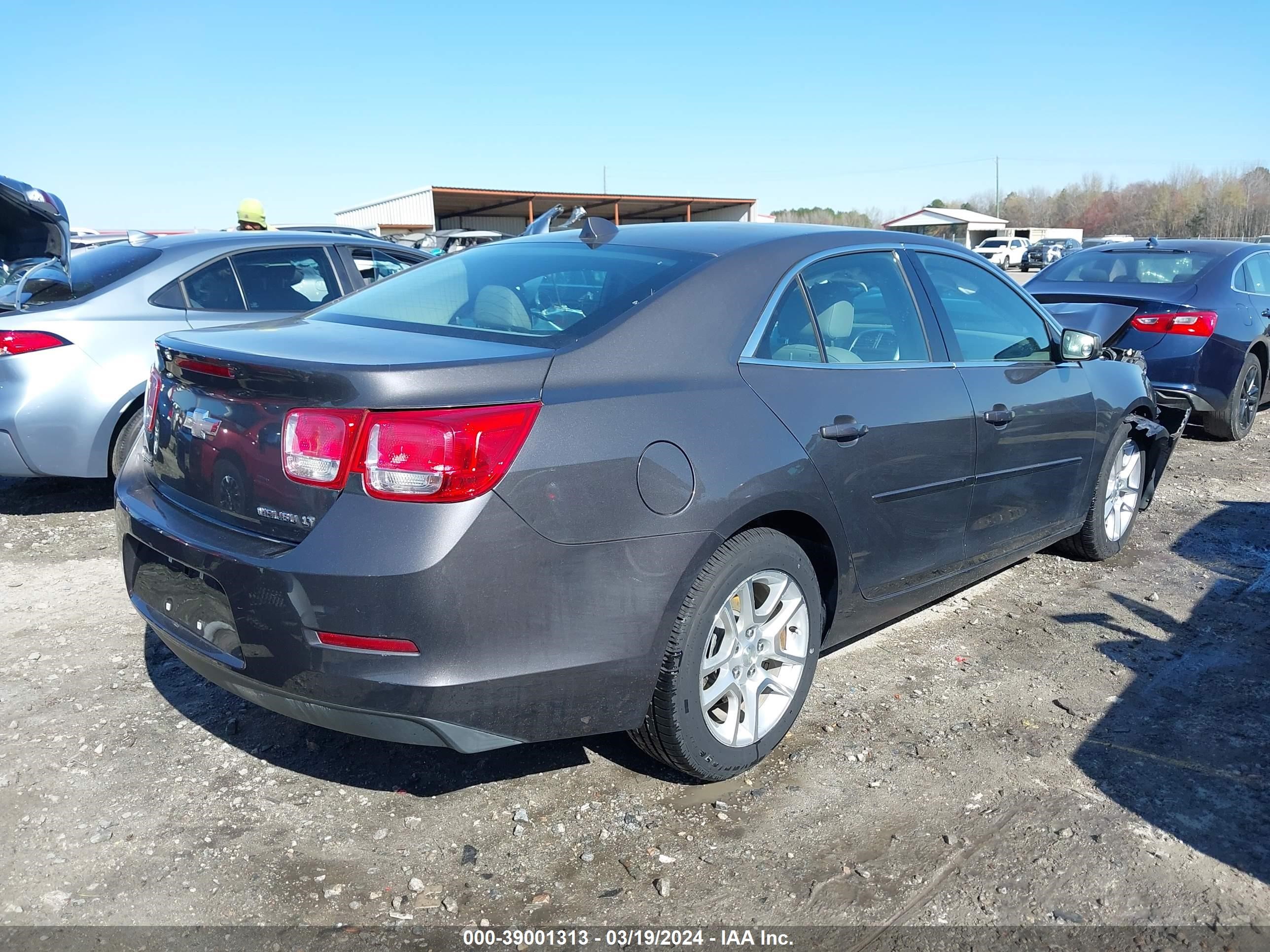 Photo 3 VIN: 1G11C5SA9DF129283 - CHEVROLET MALIBU 