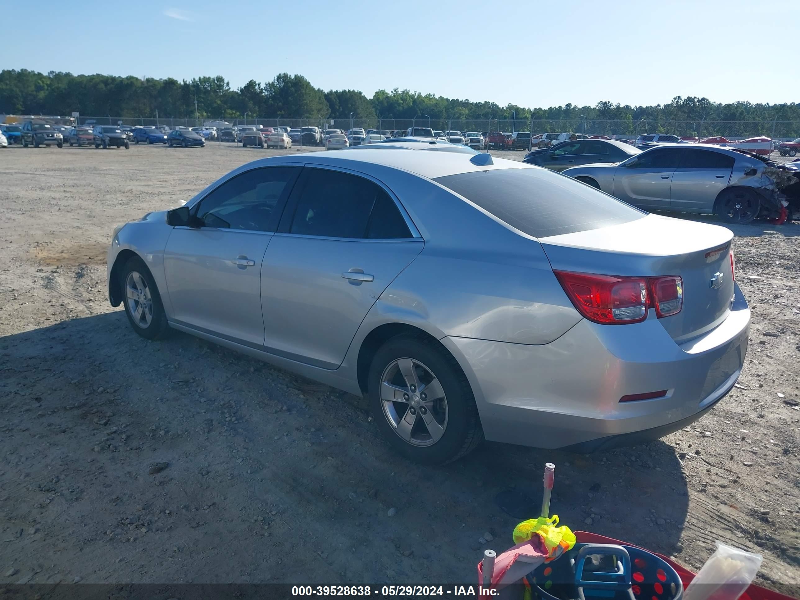 Photo 2 VIN: 1G11C5SA9DF204211 - CHEVROLET MALIBU 