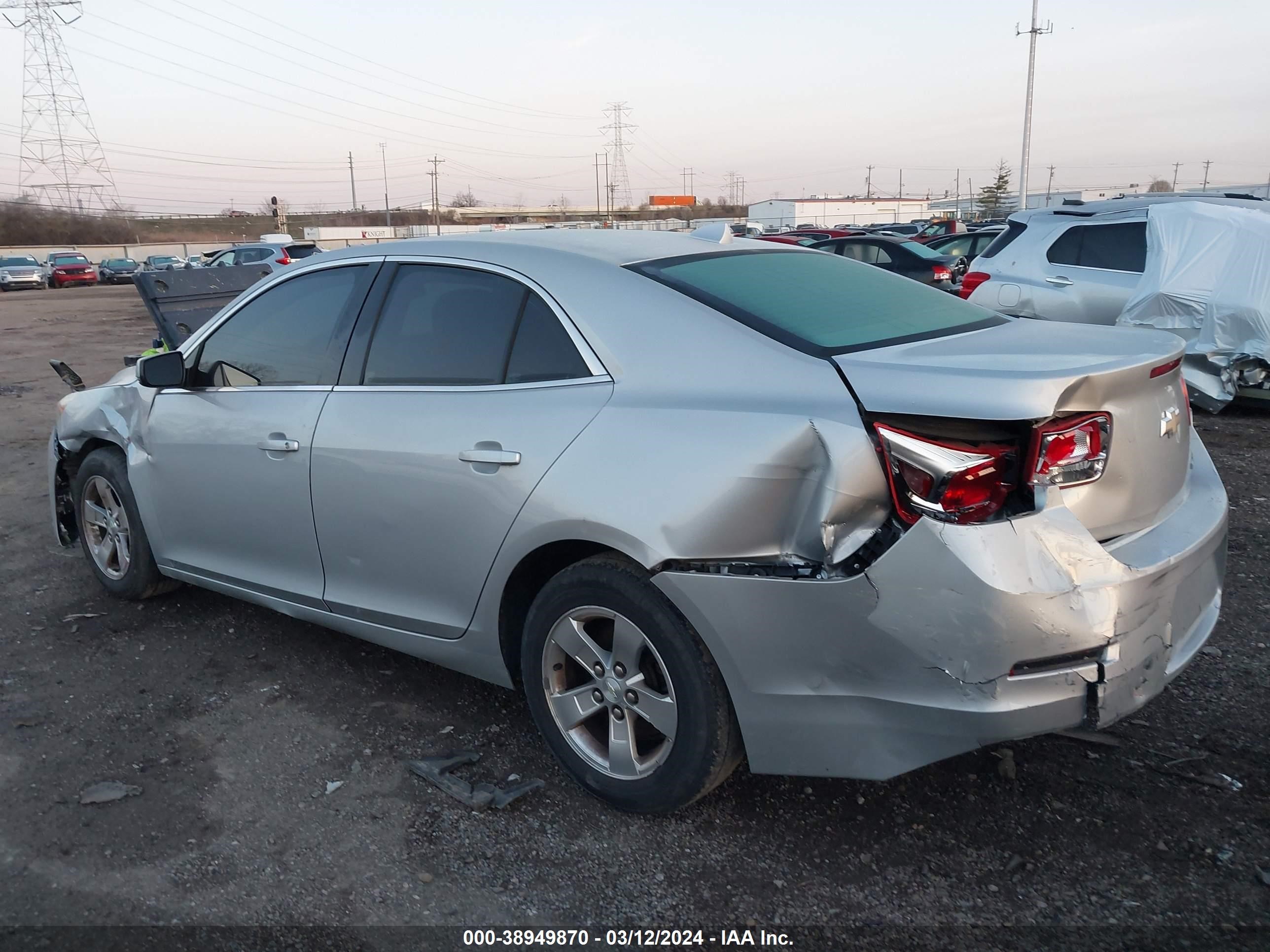 Photo 2 VIN: 1G11C5SA9DF225091 - CHEVROLET MALIBU 