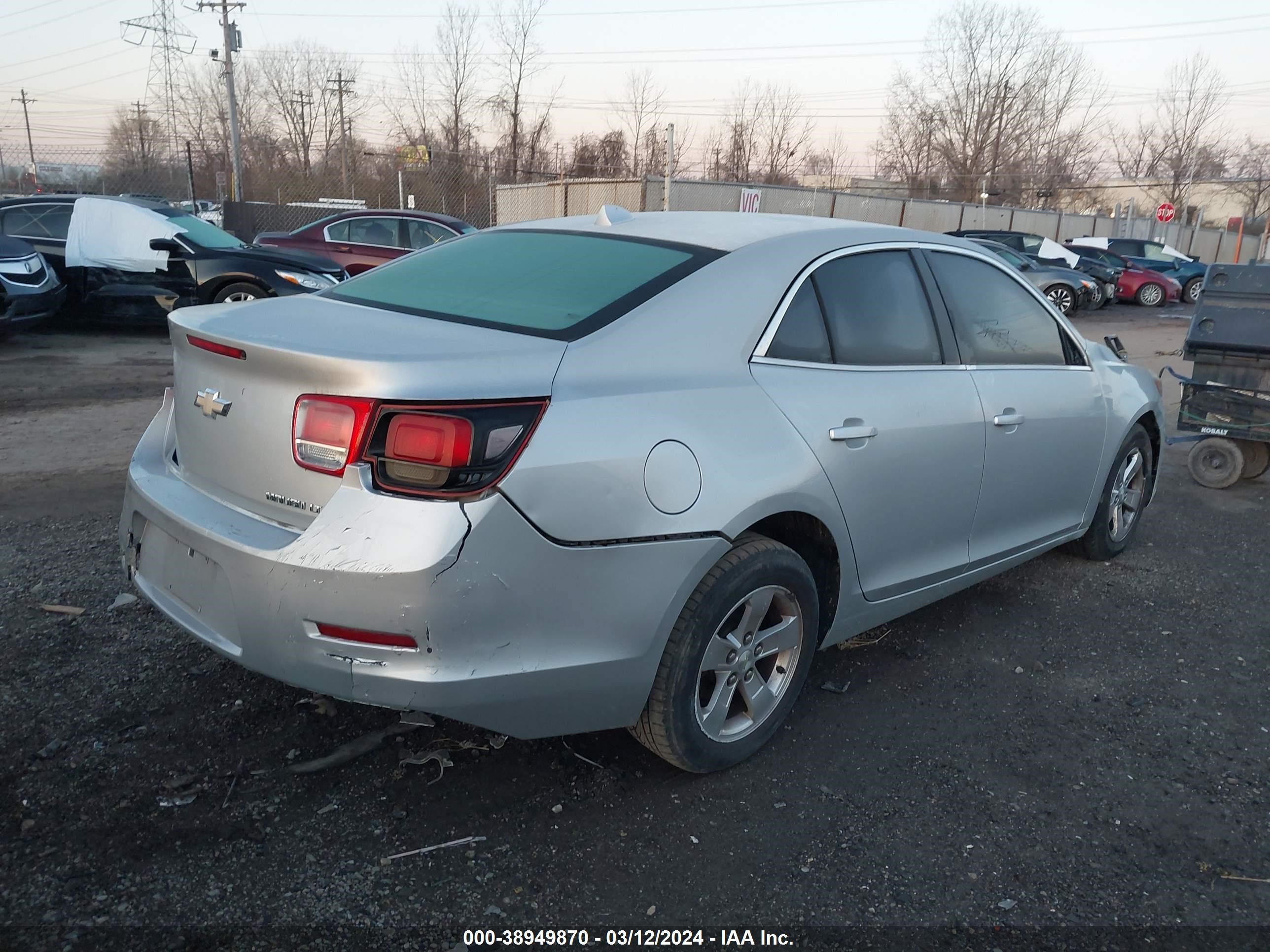 Photo 3 VIN: 1G11C5SA9DF225091 - CHEVROLET MALIBU 