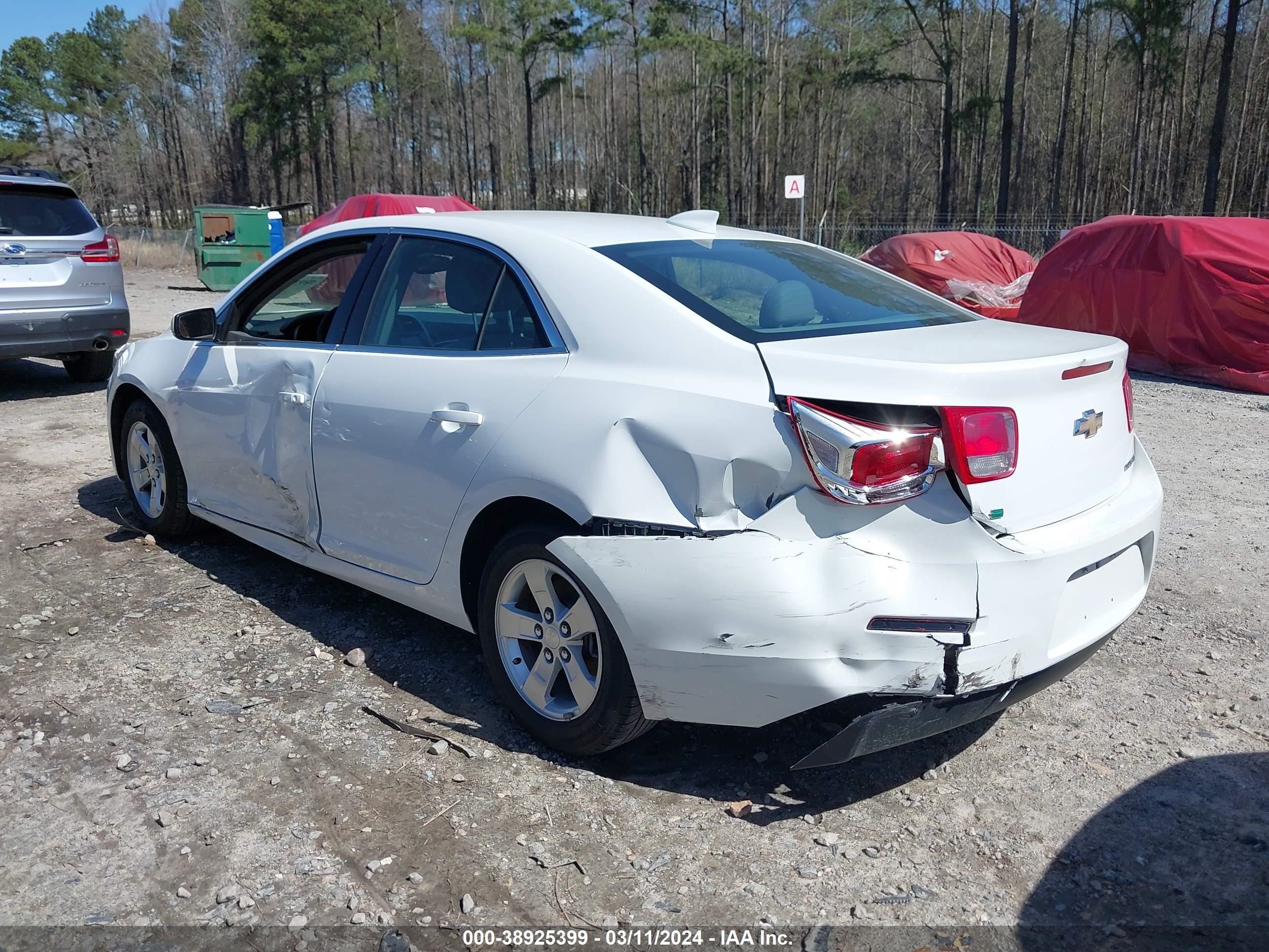 Photo 2 VIN: 1G11C5SA9GF157363 - CHEVROLET MALIBU 