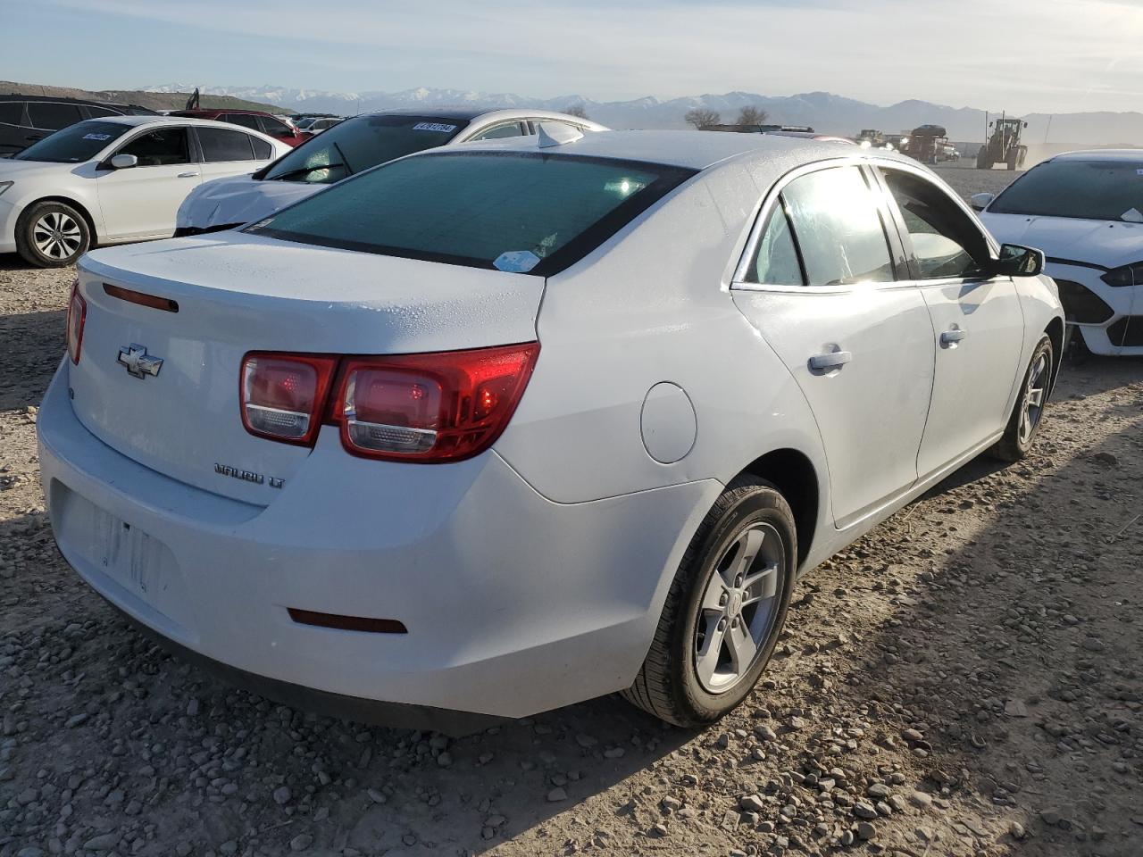 Photo 2 VIN: 1G11C5SAXGF146565 - CHEVROLET MALIBU 