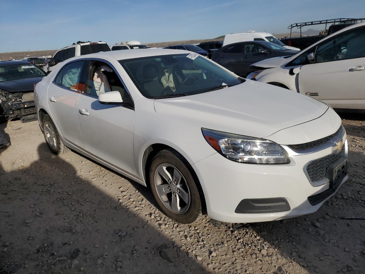 Photo 3 VIN: 1G11C5SAXGF146565 - CHEVROLET MALIBU 