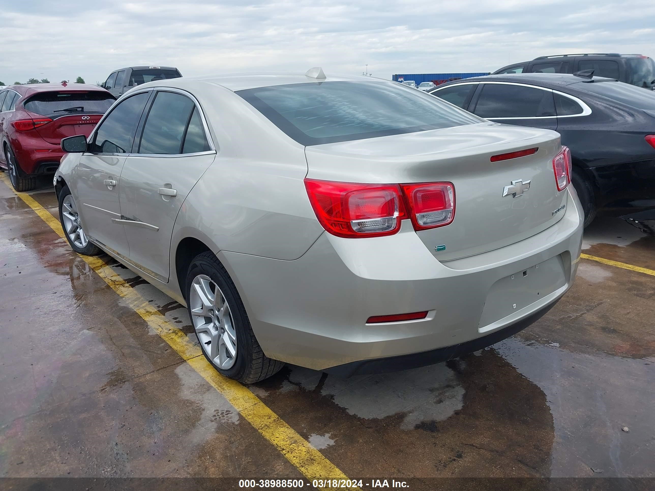 Photo 2 VIN: 1G11C5SL0EF210403 - CHEVROLET MALIBU 