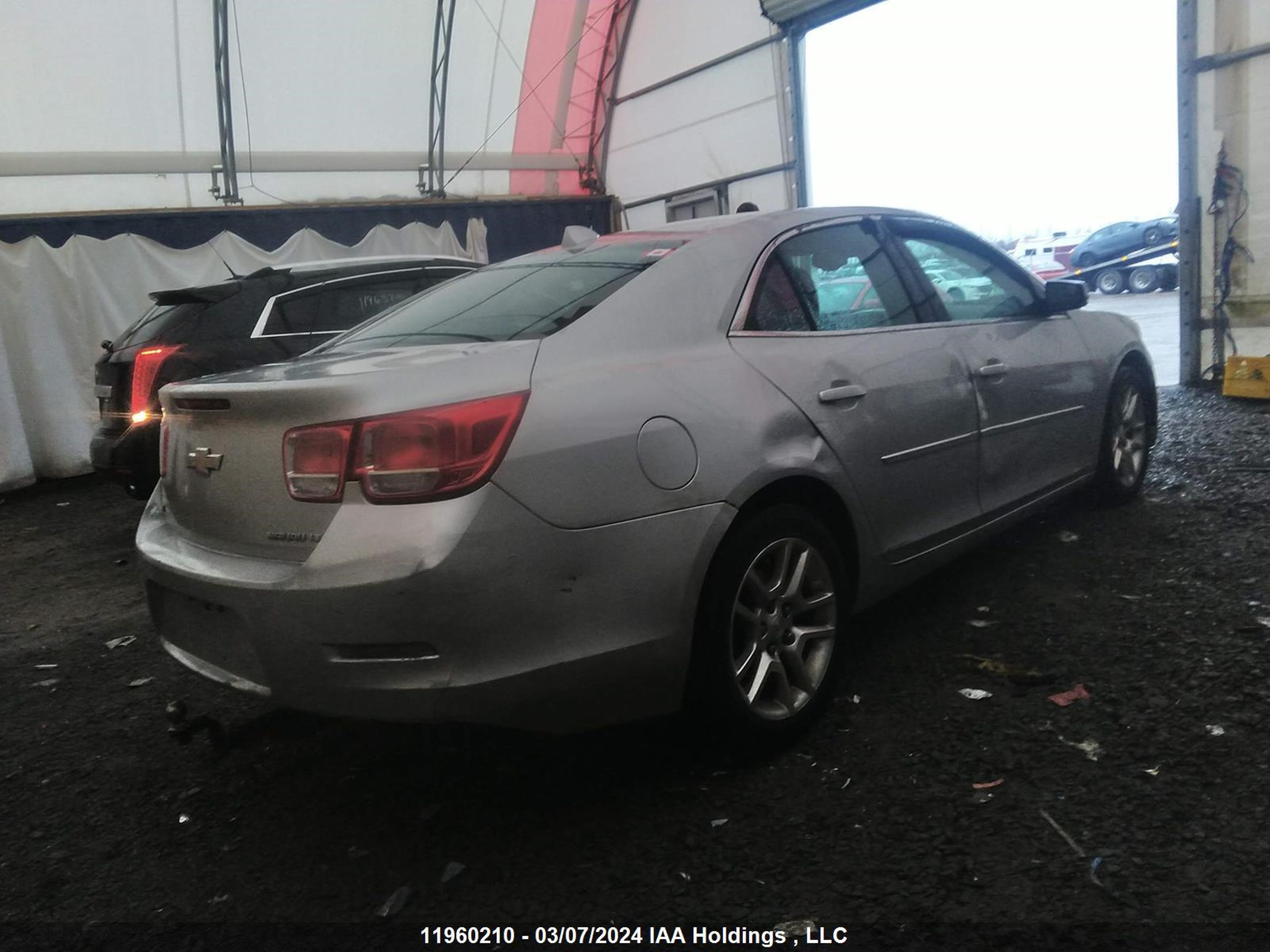 Photo 3 VIN: 1G11C5SL0EU164387 - CHEVROLET MALIBU 