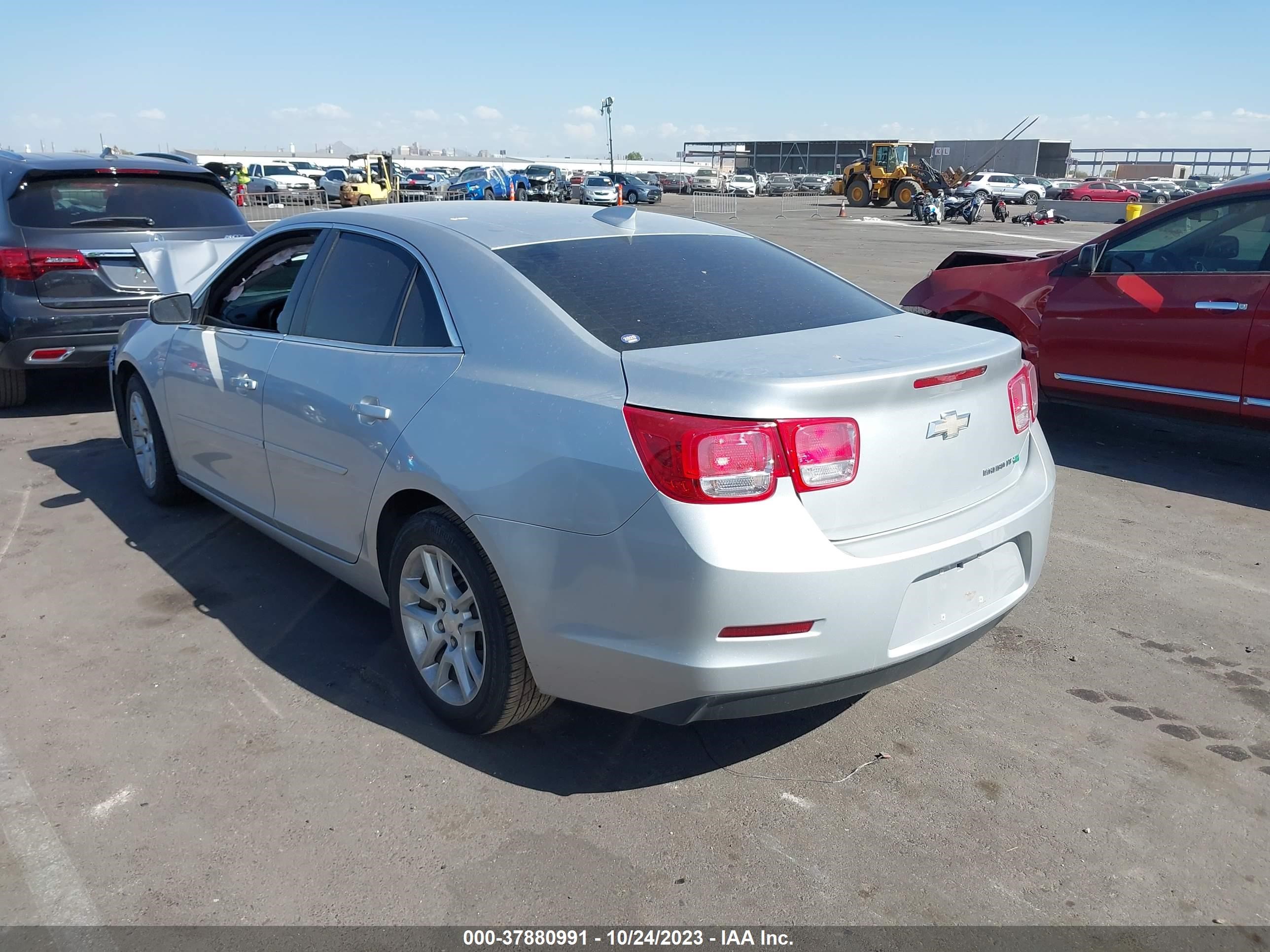 Photo 2 VIN: 1G11C5SL0FF281750 - CHEVROLET MALIBU 