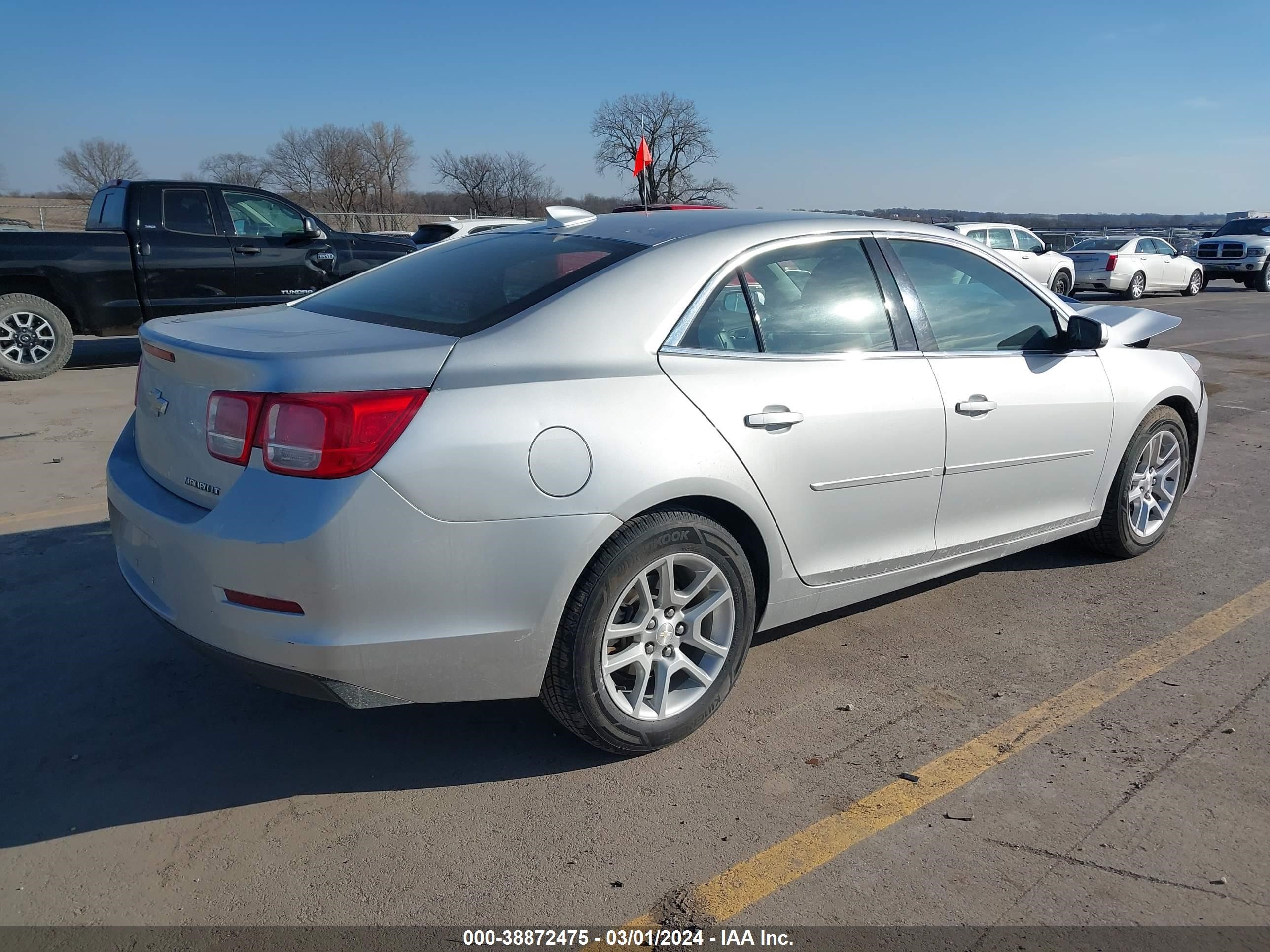 Photo 3 VIN: 1G11C5SL0FF353949 - CHEVROLET MALIBU 