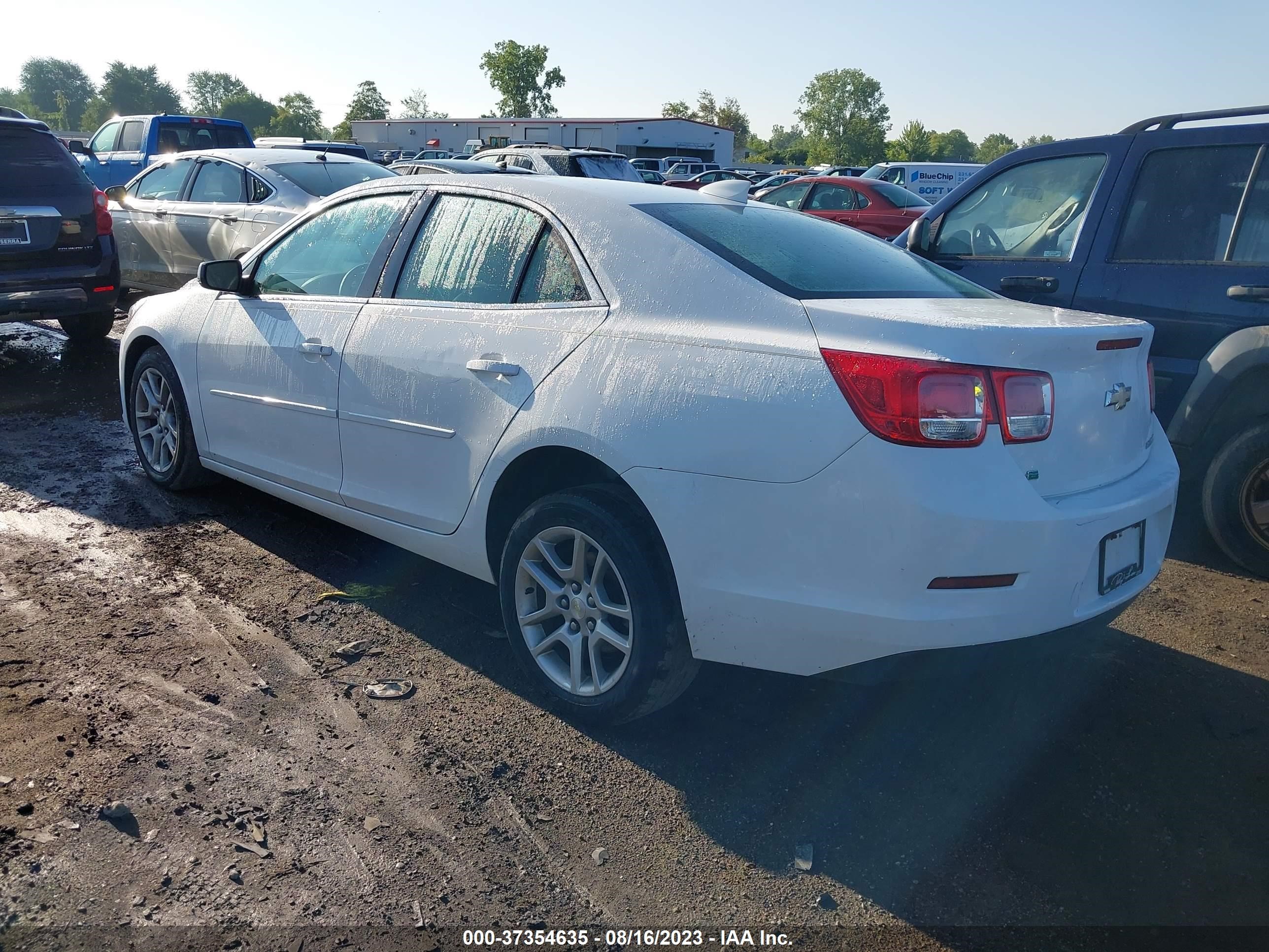 Photo 2 VIN: 1G11C5SL1FF201761 - CHEVROLET MALIBU 