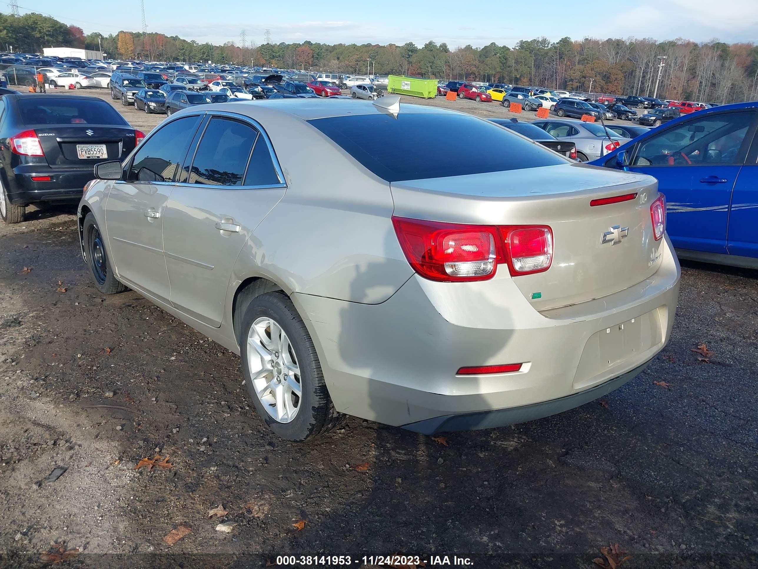 Photo 2 VIN: 1G11C5SL1FF270367 - CHEVROLET MALIBU 