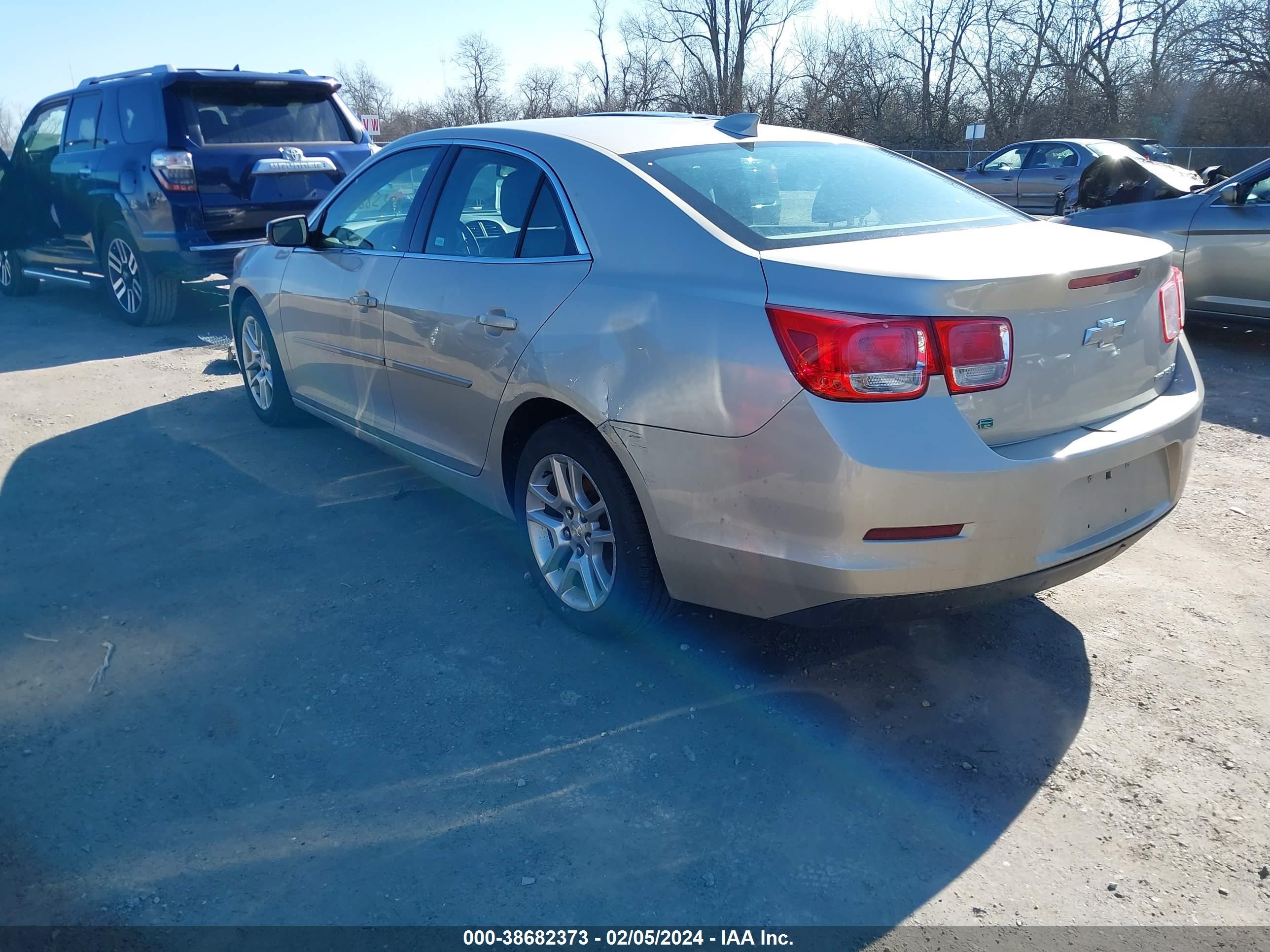 Photo 2 VIN: 1G11C5SL2FF316191 - CHEVROLET MALIBU 