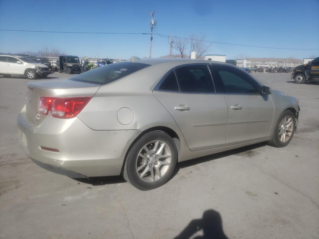 Photo 2 VIN: 1G11C5SL3EF302508 - CHEVROLET MALIBU 