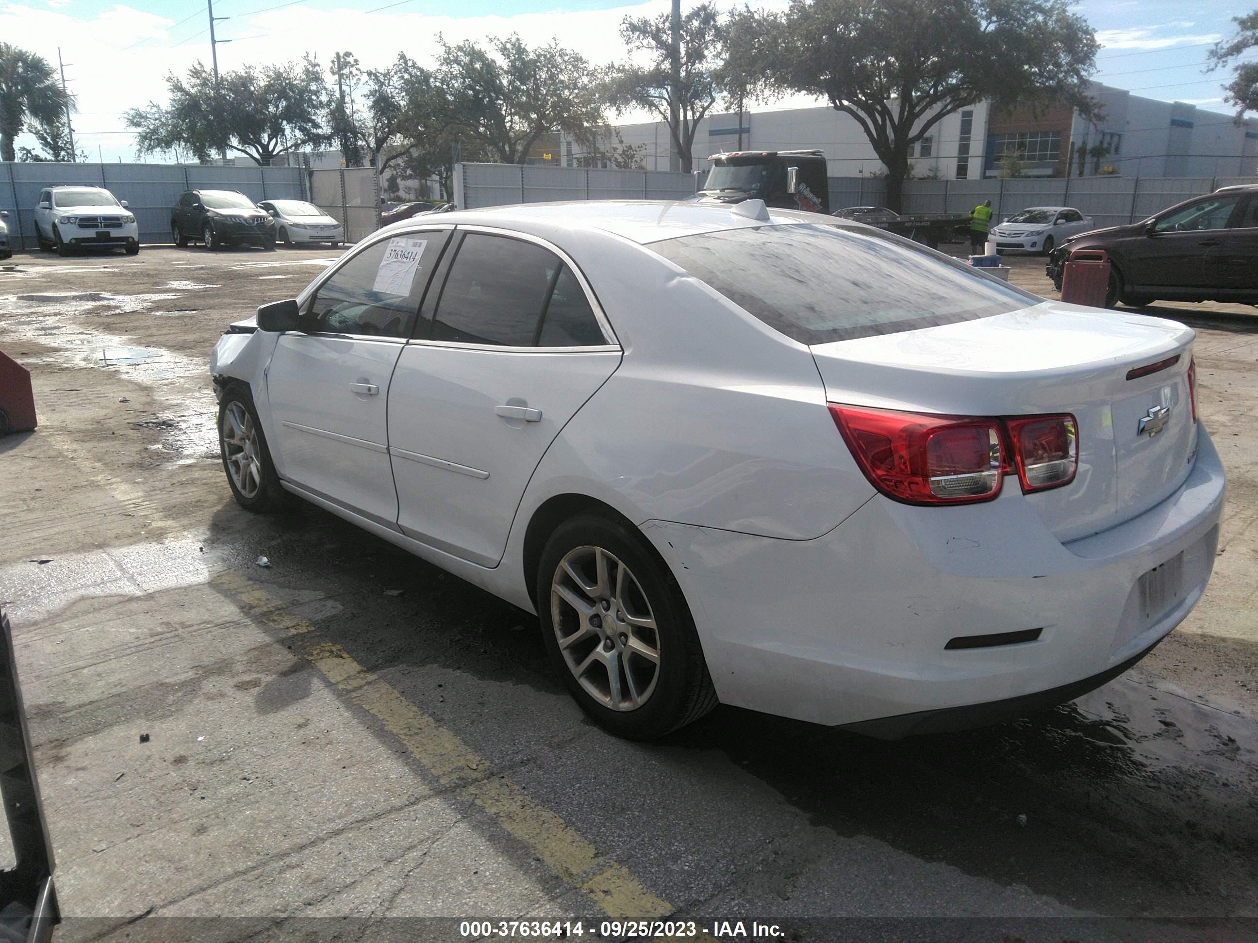 Photo 2 VIN: 1G11C5SL4EF271902 - CHEVROLET MALIBU 