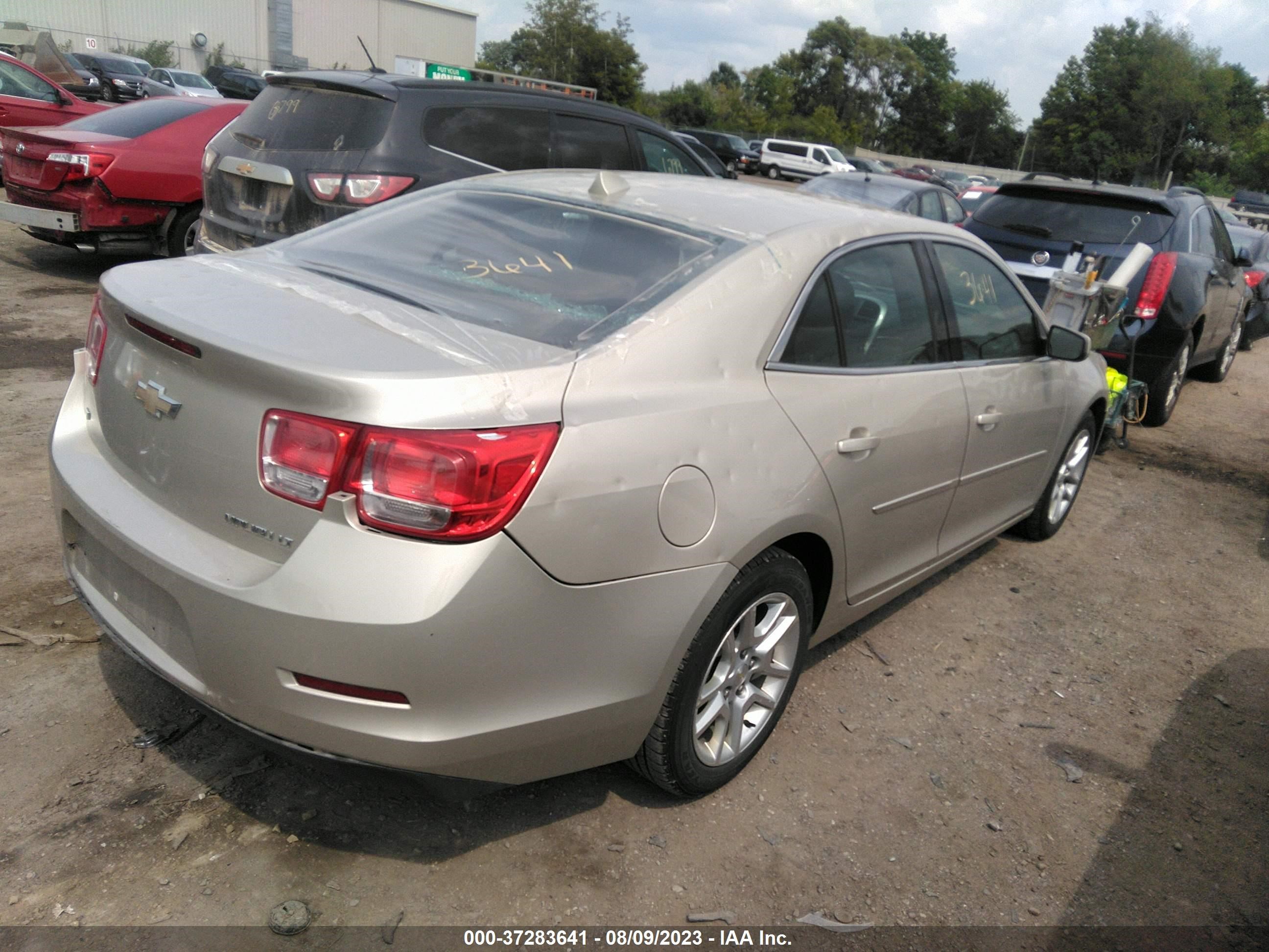 Photo 3 VIN: 1G11C5SL4EF278834 - CHEVROLET MALIBU 