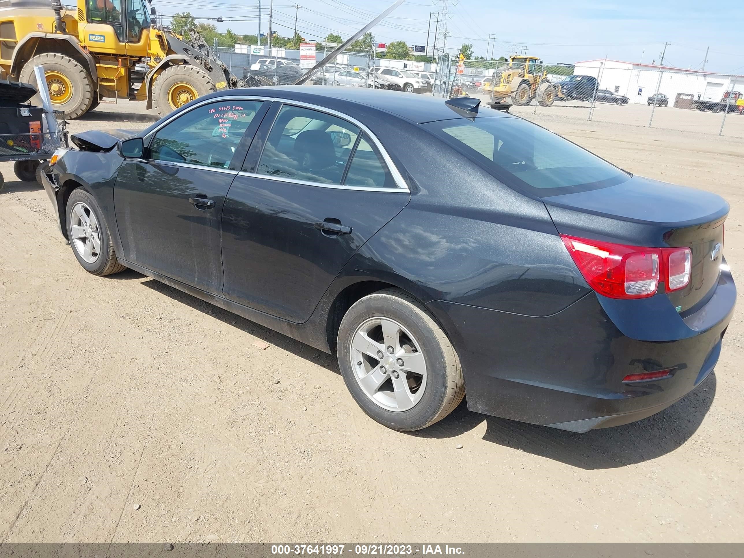 Photo 2 VIN: 1G11C5SL4FF132998 - CHEVROLET MALIBU 