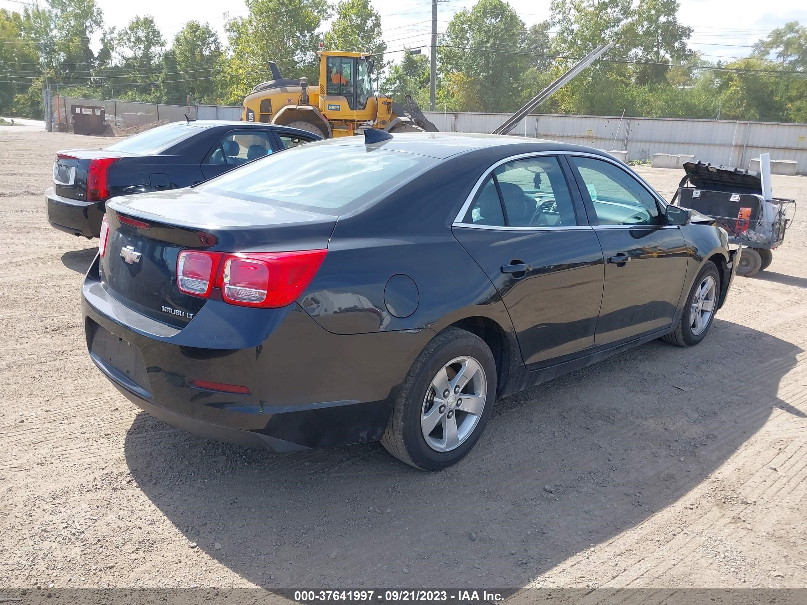 Photo 3 VIN: 1G11C5SL4FF132998 - CHEVROLET MALIBU 