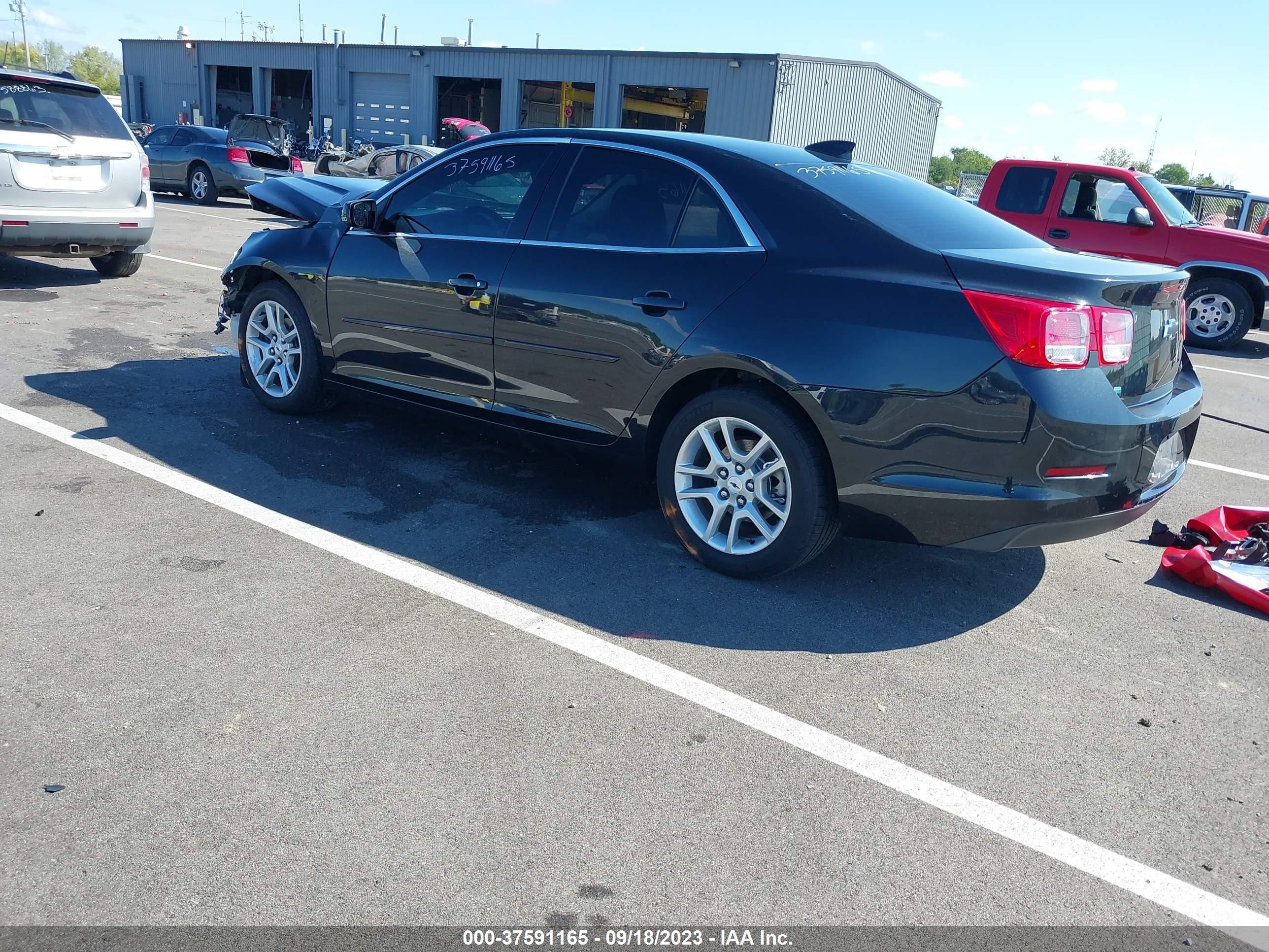 Photo 2 VIN: 1G11C5SL5FF282005 - CHEVROLET MALIBU 