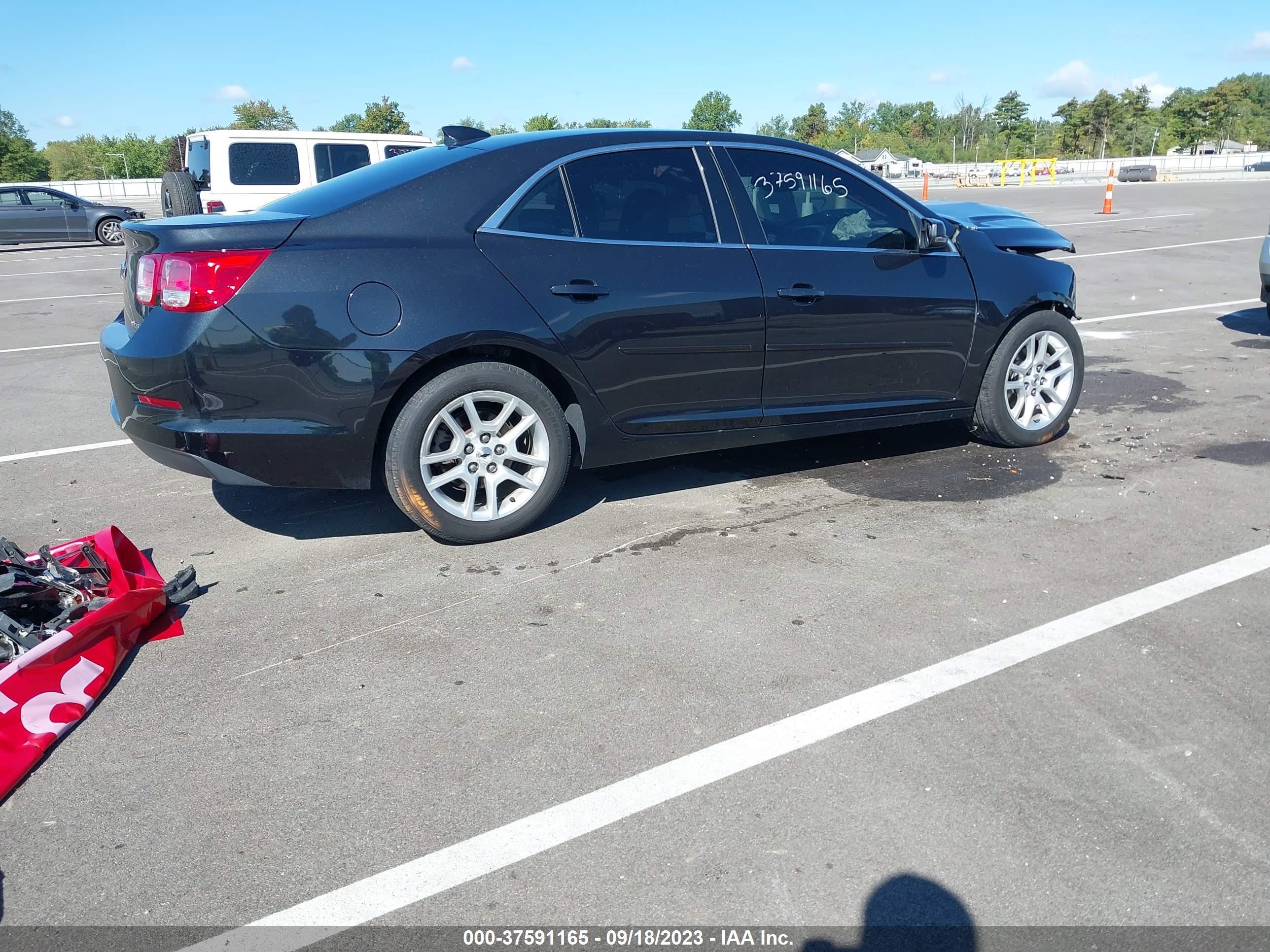 Photo 3 VIN: 1G11C5SL5FF282005 - CHEVROLET MALIBU 