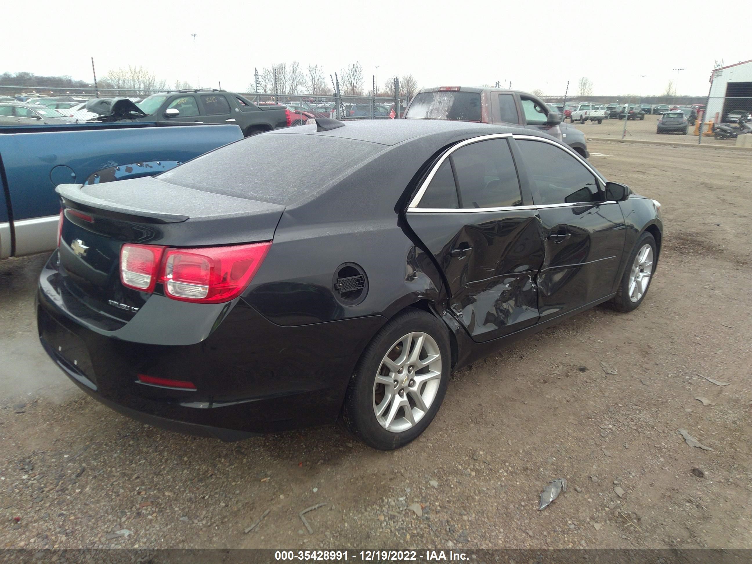 Photo 3 VIN: 1G11C5SL5FF336385 - CHEVROLET MALIBU 