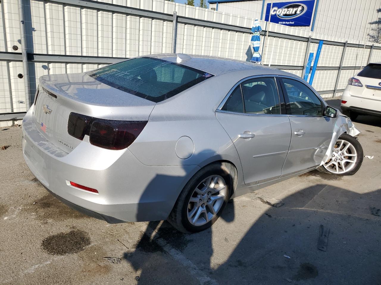 Photo 2 VIN: 1G11C5SL7FF101079 - CHEVROLET MALIBU 