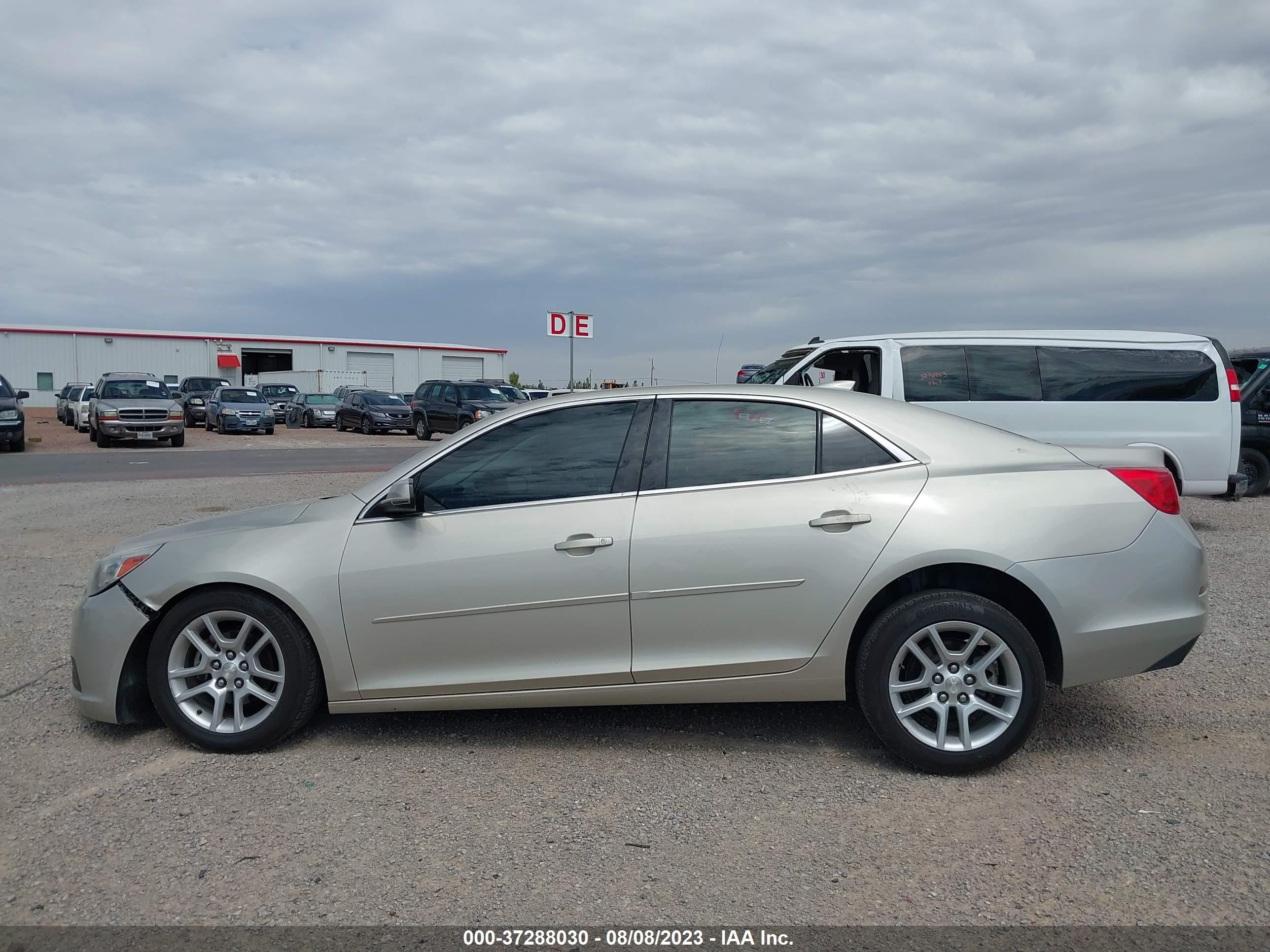 Photo 13 VIN: 1G11C5SL7FF318759 - CHEVROLET MALIBU 