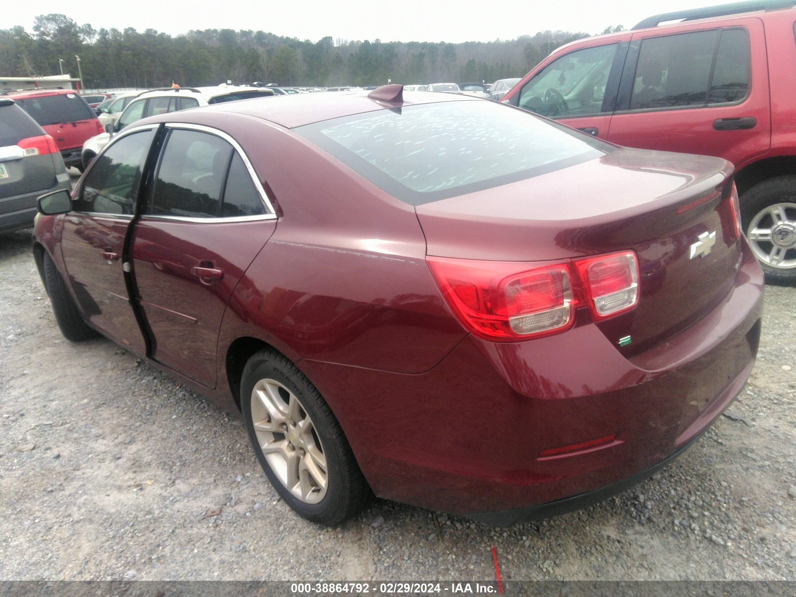 Photo 2 VIN: 1G11C5SL7FF354628 - CHEVROLET MALIBU 