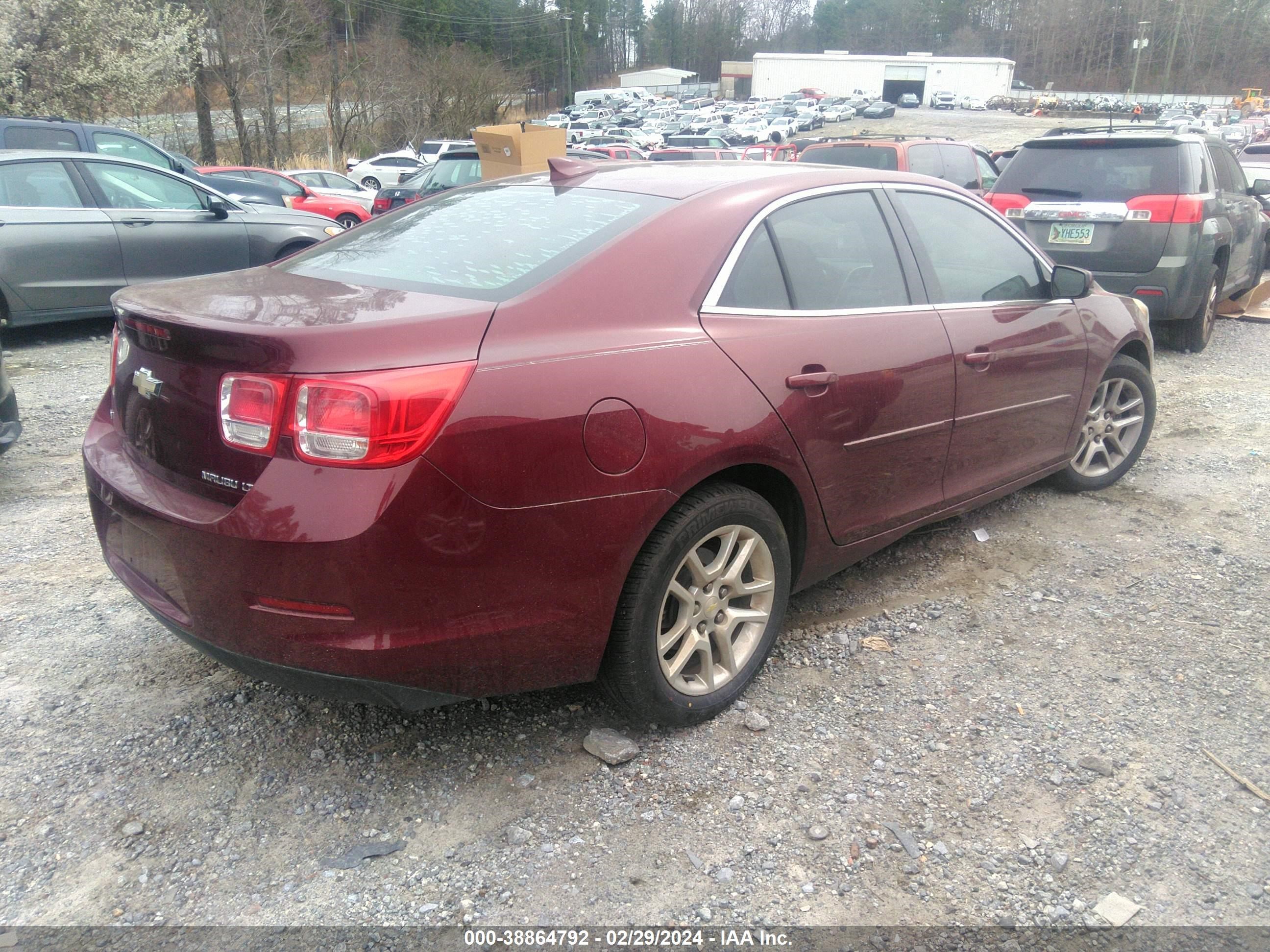 Photo 3 VIN: 1G11C5SL7FF354628 - CHEVROLET MALIBU 